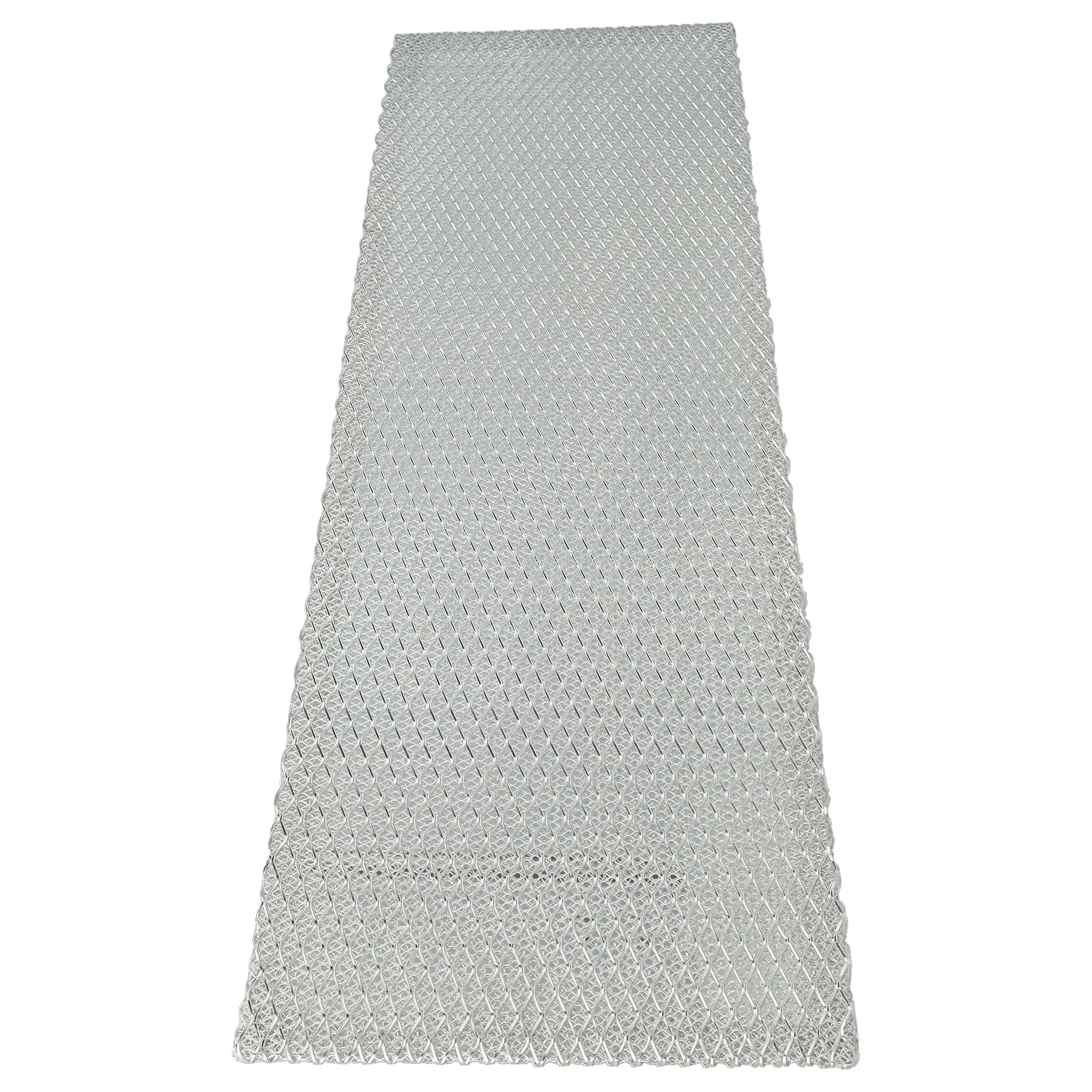 Langer, schmaler, silberfarbener Metallfilter mit rautenförmigem Maschenmuster. Es ist ein längliches Rechteck.