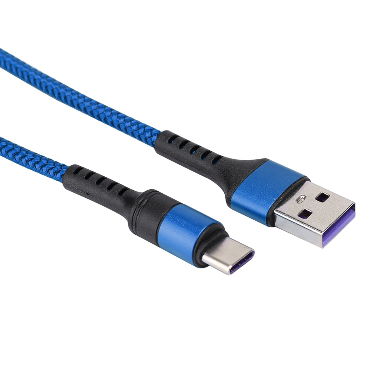 Blaues und schwarzes USB-Kabel mit USB-A- und USB-C-Anschluss, vor weißem Hintergrund.