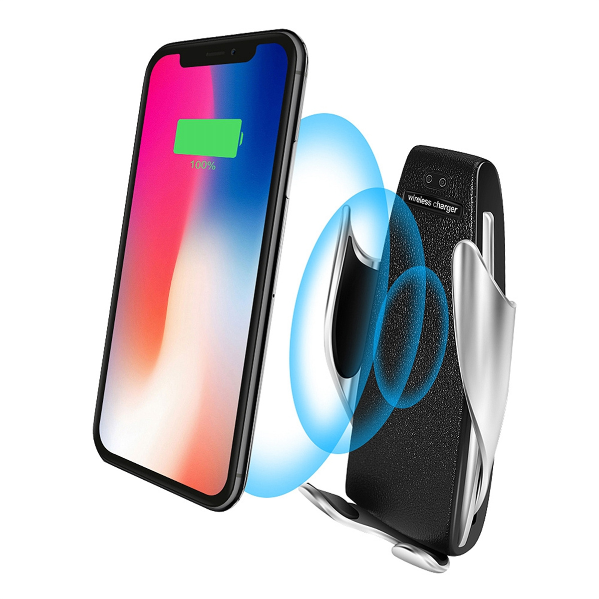 Ein Telefon, das auf einem kabellosen Ladegerät geladen wird. Das Telefon zeigt 100% Ladung an. Das Ladegerät hat ein schwarz-silbernes Design.