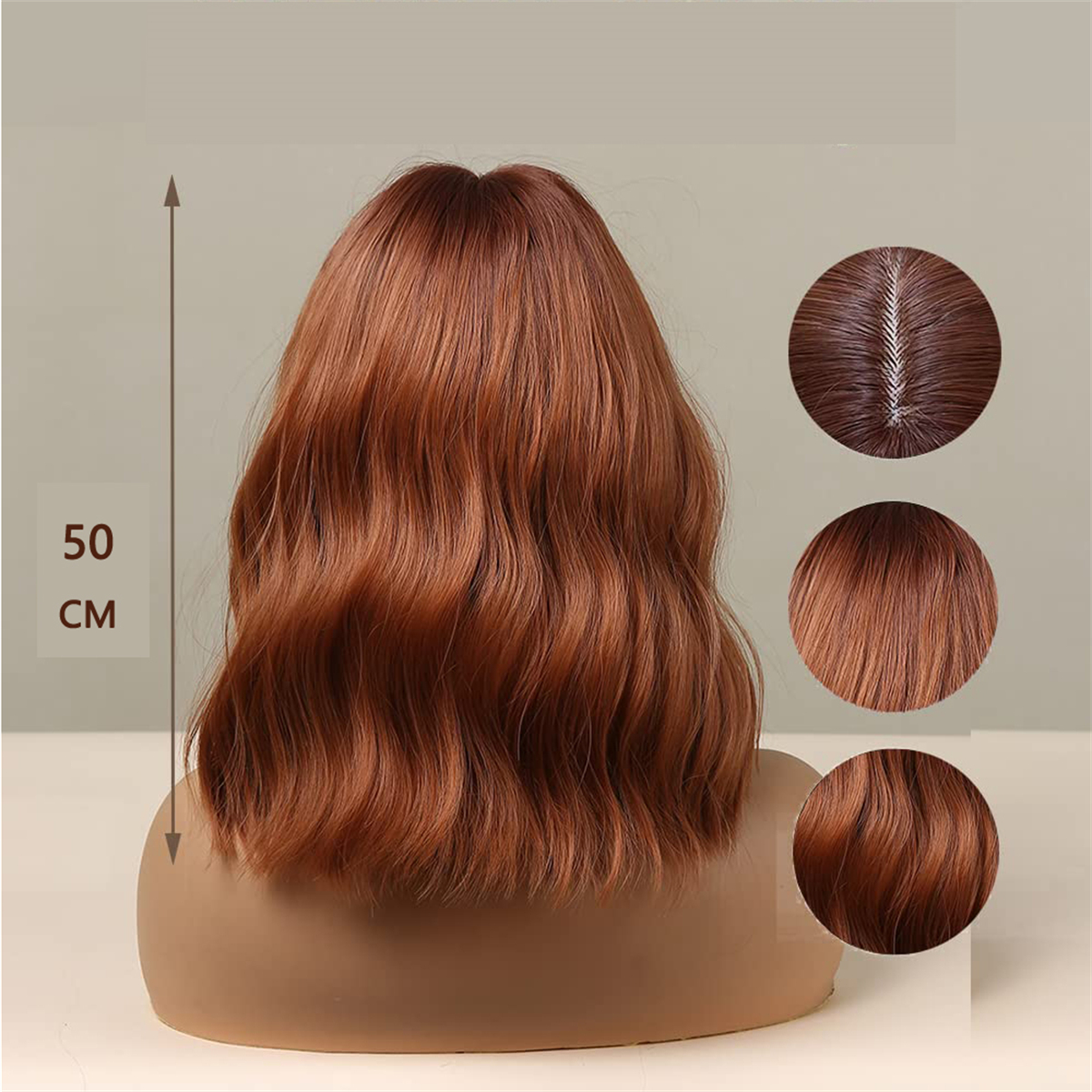 Eine braune, wellige Perücke auf einem Kopf, mit drei Detailkreisen. Die Perücke ist 50 cm lang.