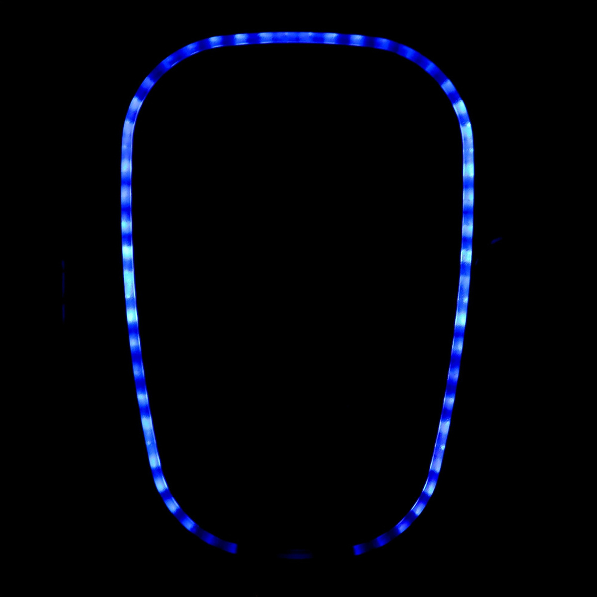 Blauer LED-Streifen in U-Form. Der Streifen befindet sich auf schwarzem Hintergrund, und das Licht ist hell.