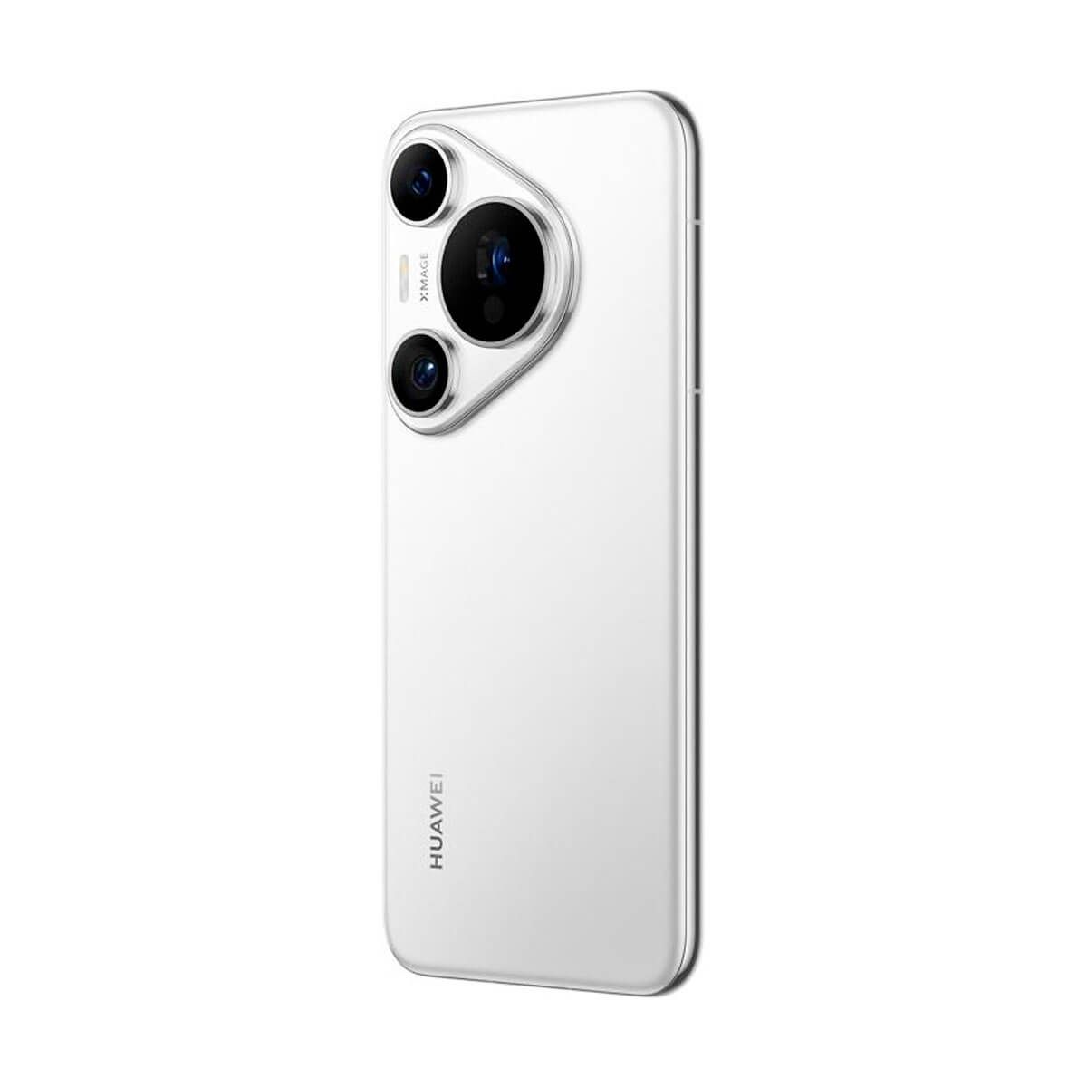Weißes Smartphone mit drei Kameras auf weißem Hintergrund.