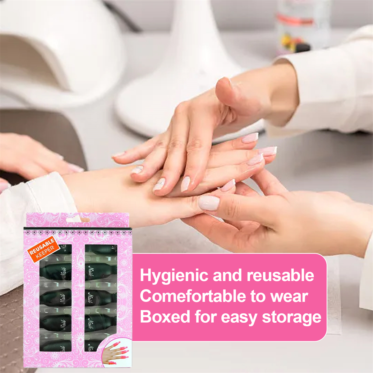 Hände, die Nägel auftragen. Eine Packung Nagelspitzen mit Text: Hygienisch und wiederverwendbar; Für einfache Lagerung verpackt.