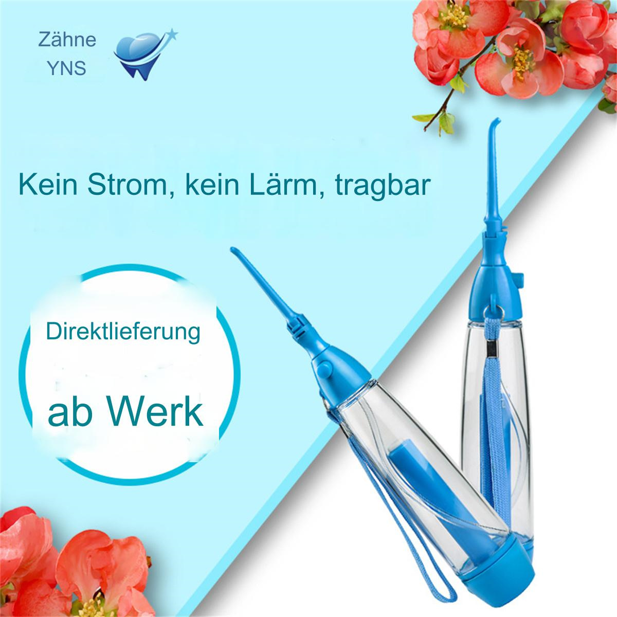 Zwei blaue tragbare Wasser-Flosser. Blumen im Hintergrund.