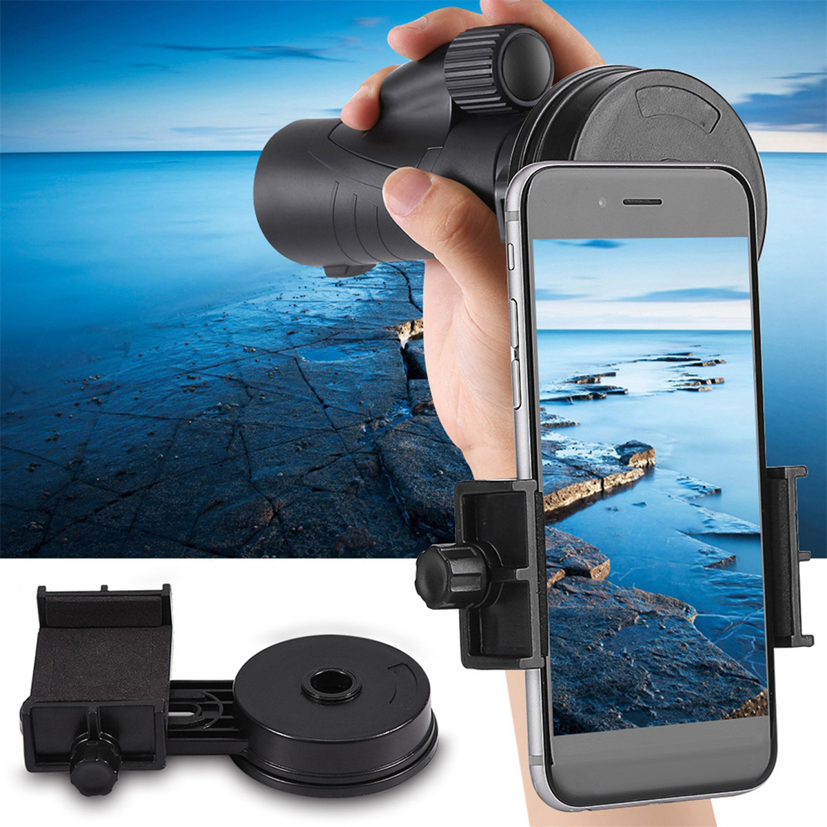 Eine Person hält ein Monokular und einen Smartphone-Aufsatz für Fotografie. Wasserhintergrund.