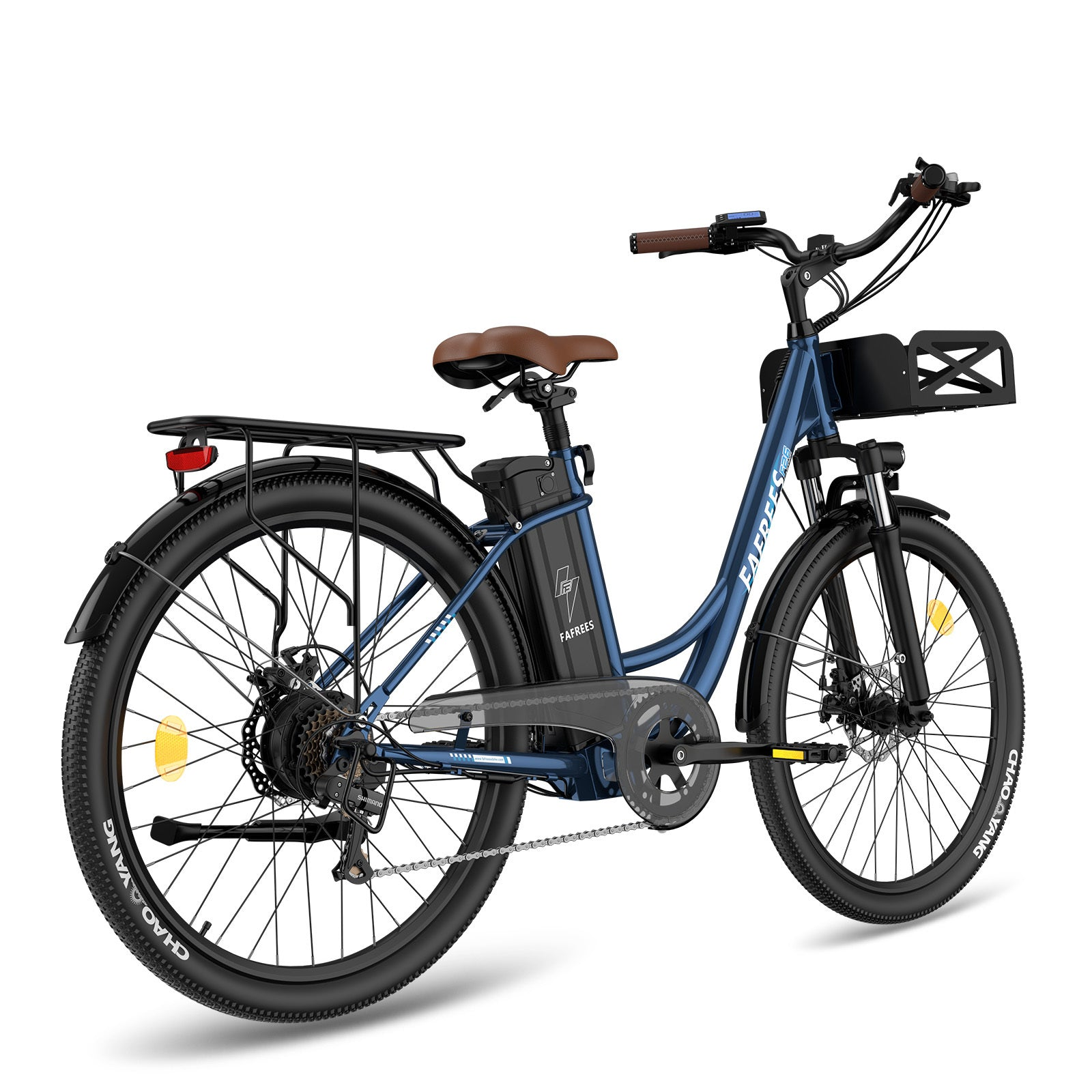 Blaues Elektrofahrrad mit braunem Sitz und Lenker. Mit Korb, Gepäckträger und schwarzen Reifen.