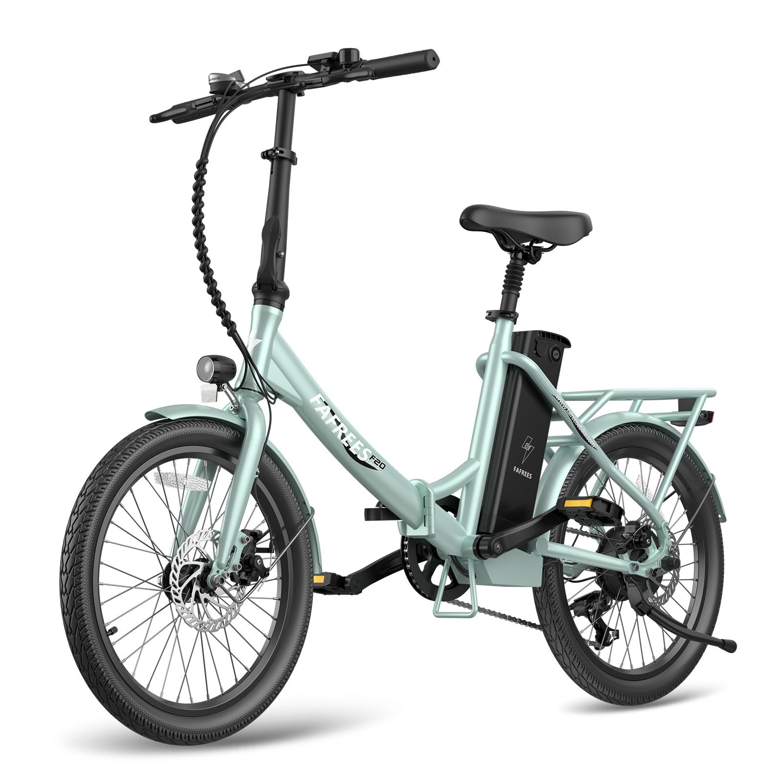 Bicicletta elettrica azzurra. Pneumatici, sella e batteria neri. Sfondo bianco.