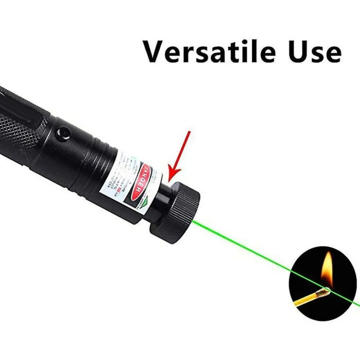 Schwarzer Laserpointer, der einen grünen Laserstrahl zeigt und ein Streichholz entzündet.
