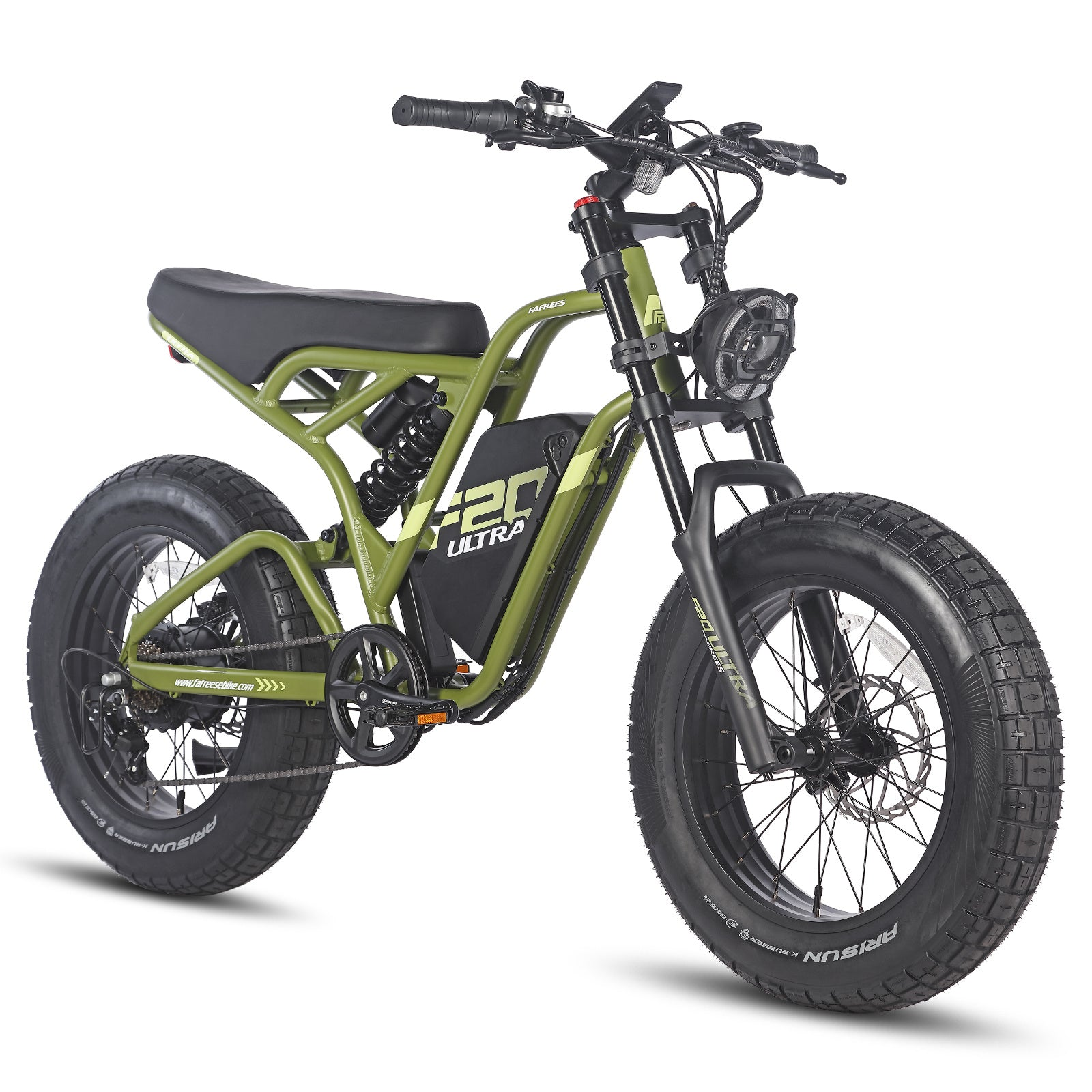 Una bici elettrica verde con pneumatici neri, luci e batteria. È su sfondo bianco.