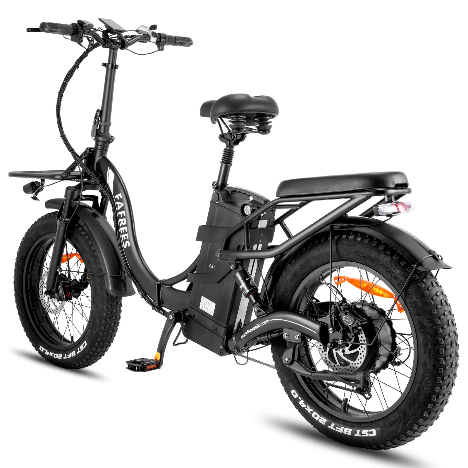 Bicicletta elettrica nera con pneumatici larghi. Con sella, portapacchi e faro.