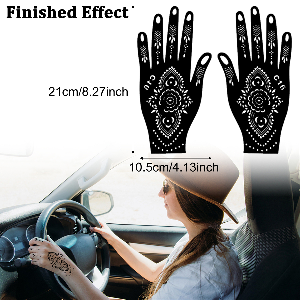 Eine Frau in einem Auto mit handgezeichneten Hennadesigns. Die Designs befinden sich auf ihrer Hand und den Schablonen.