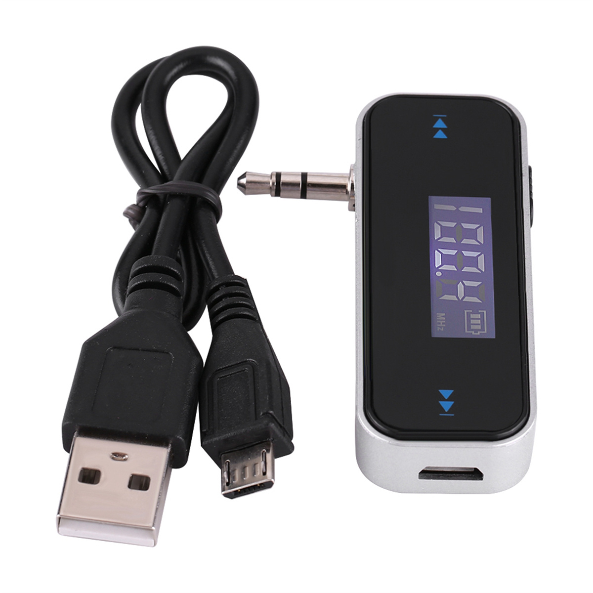 Schwarzer FM-Transmitter mit USB-Kabel, Audioanschluss und Anzeige der Frequenz.