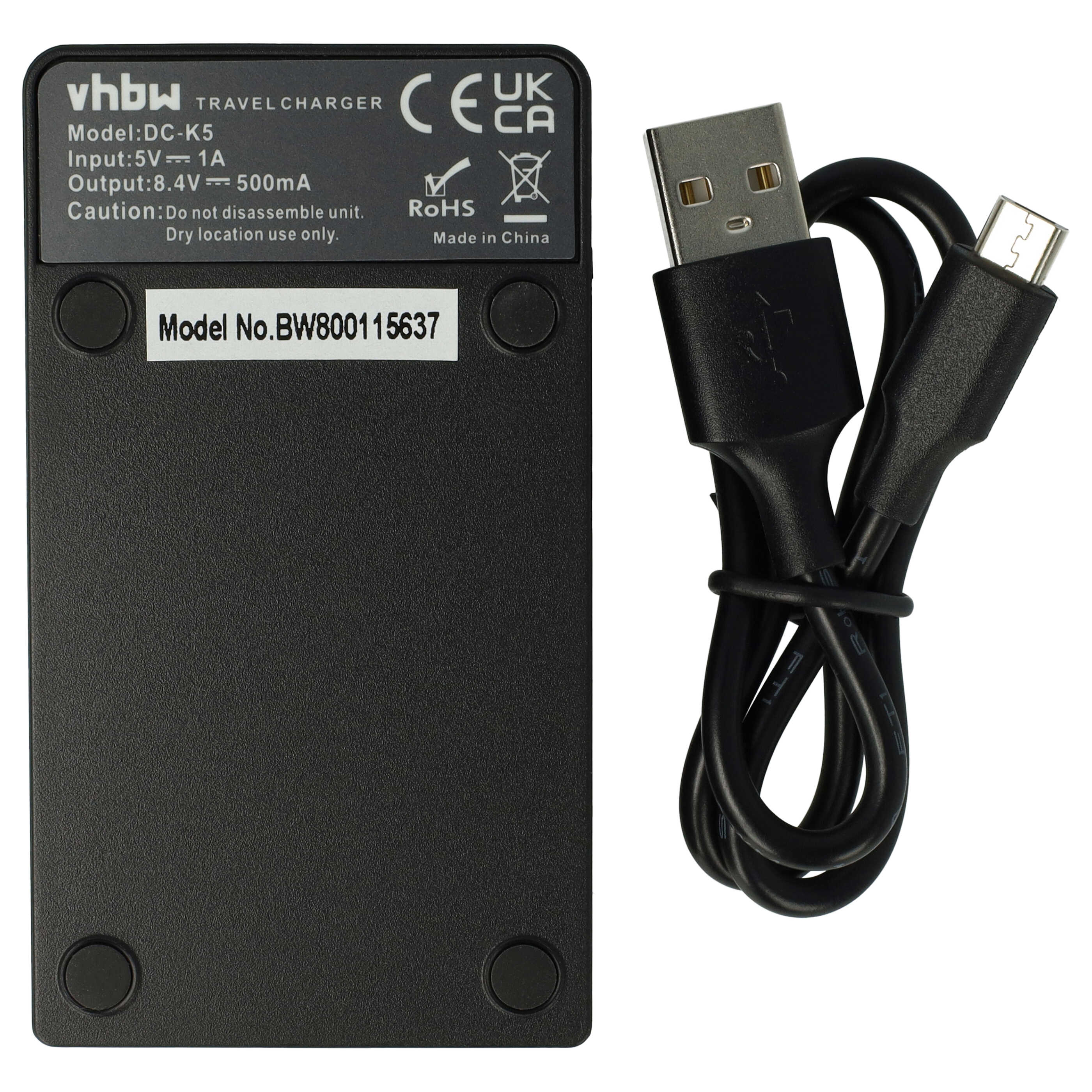 Schwarzes Reise-Ladegerät mit USB-Kabel und einem Etikett mit Modelldetails.