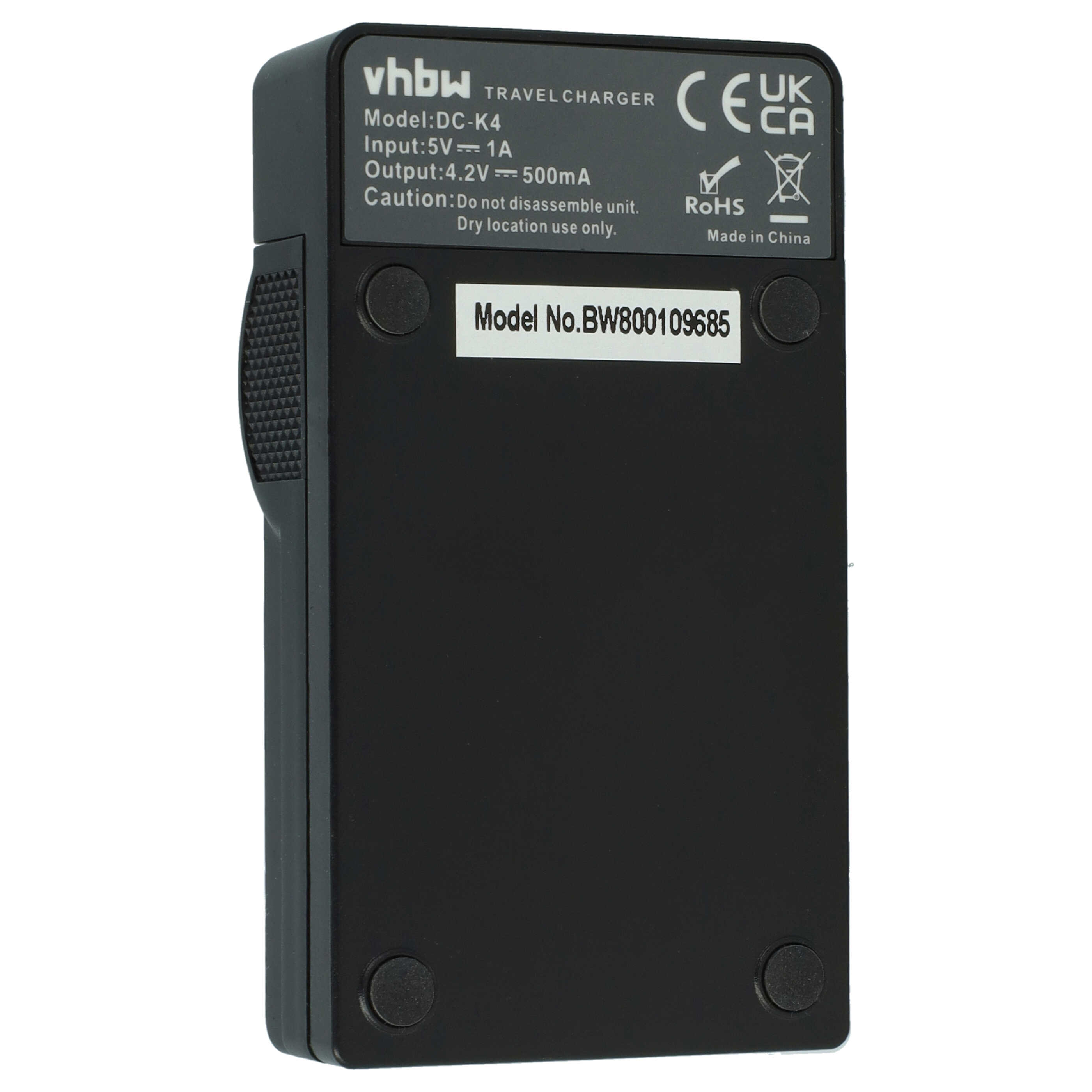Schwarzes Reiseladegerät mit der Aufschrift Vhbw mit Modell DC-K4 und Eingangs-/Ausgangsdetails. Enthält CA/UK/RoHS-Kennzeichnungen.