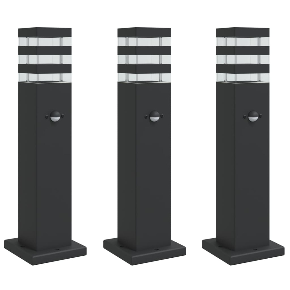 Drei schwarze Außenleuchten mit quadratischem Design, an schwarzen Stangen, mit Sensoren. Der Hintergrund ist weiß.