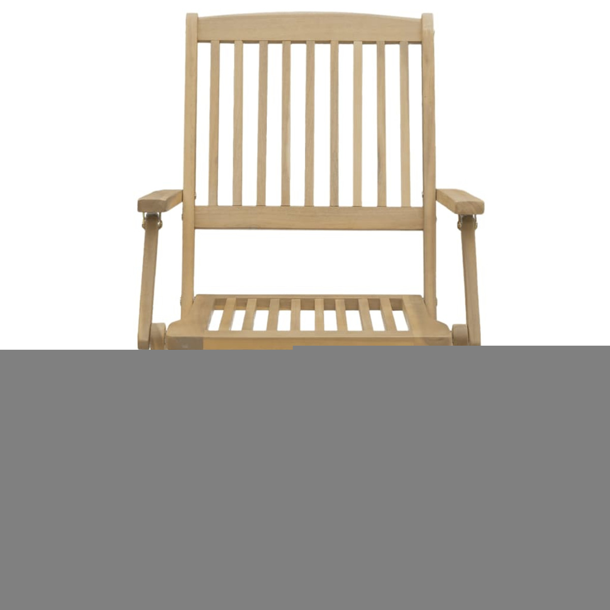 Holzstuhl mit Latten und Armlehnen. Der Stuhl steht auf einer weißen Oberfläche.