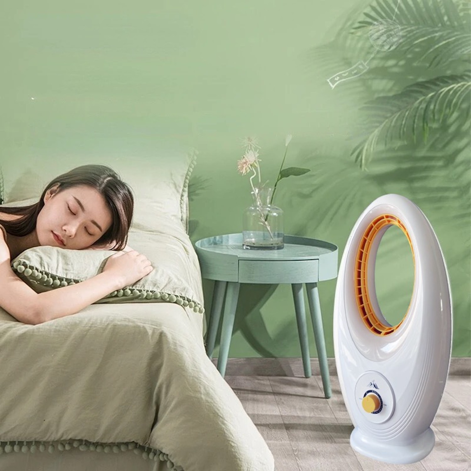 Una mujer durmiendo en una habitación. Un ventilador blanco y amarillo a su derecha, una mesa y pared verde al fondo.