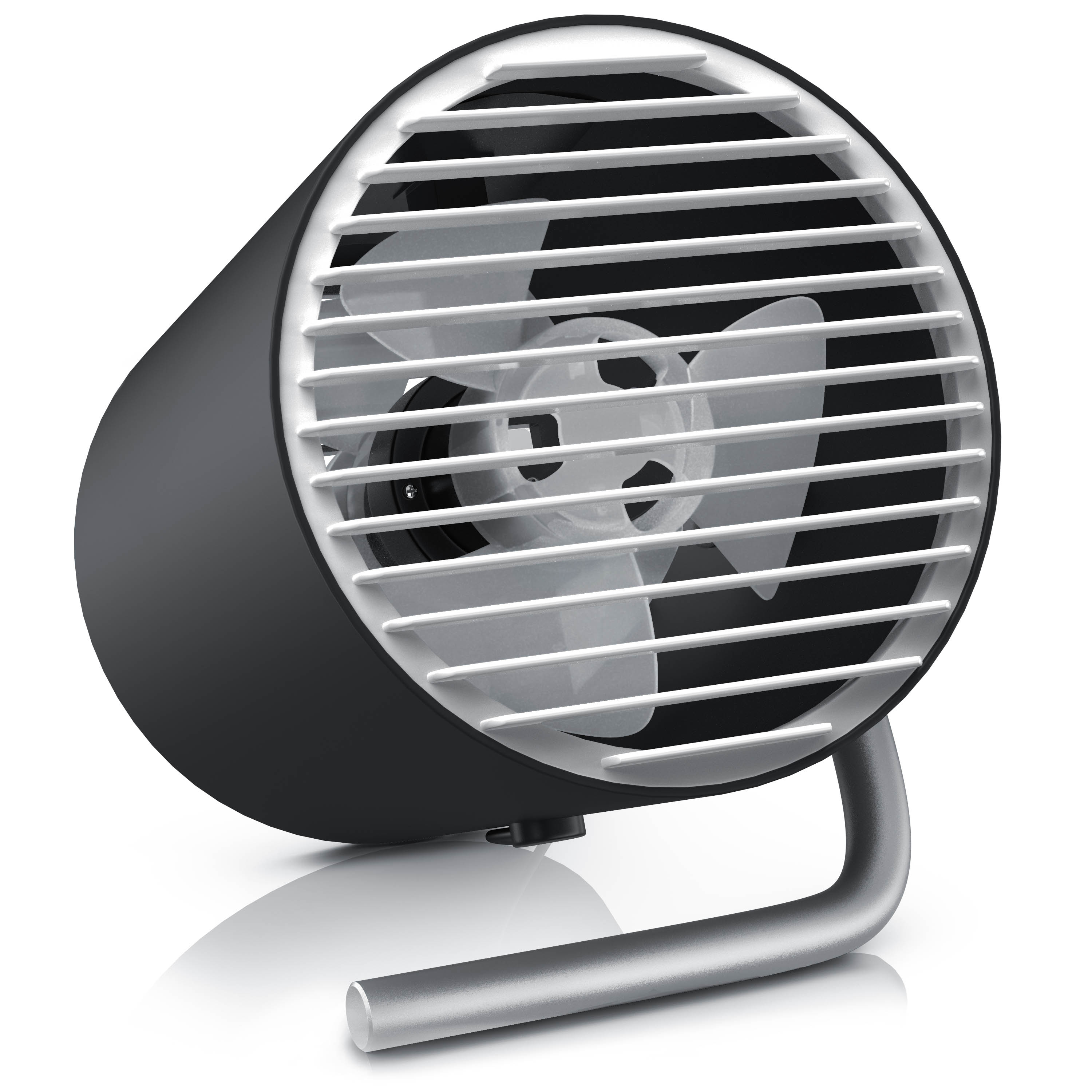 Ein schwarzer Schreibtischventilator mit weißen Flügeln wird auf einer weißen Oberfläche gezeigt.