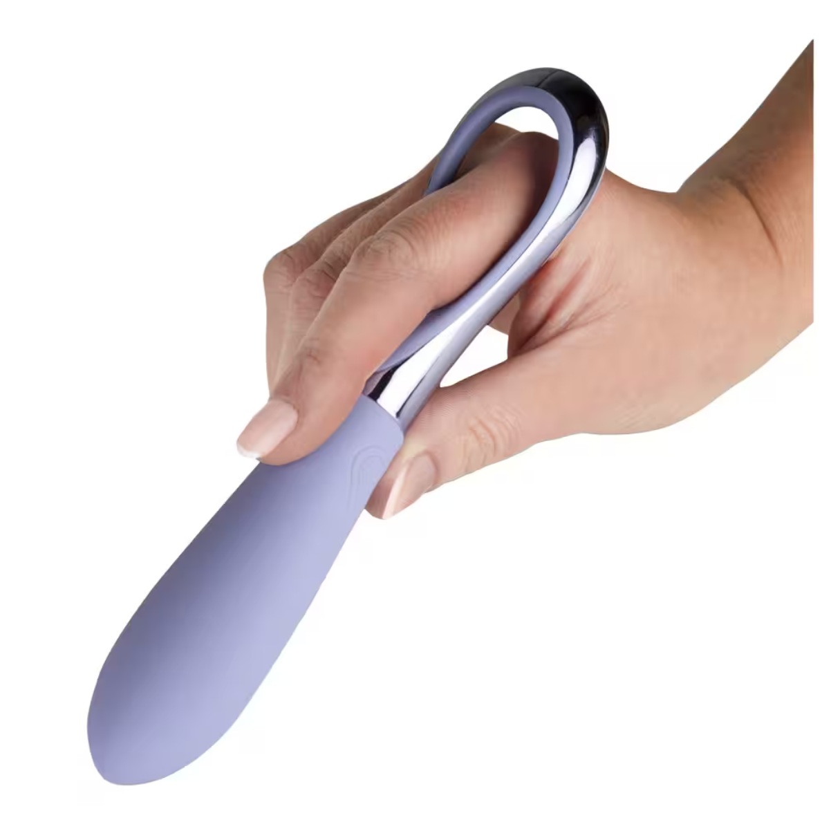 Hand hält einen violetten Vibrator mit silbernem Griff.