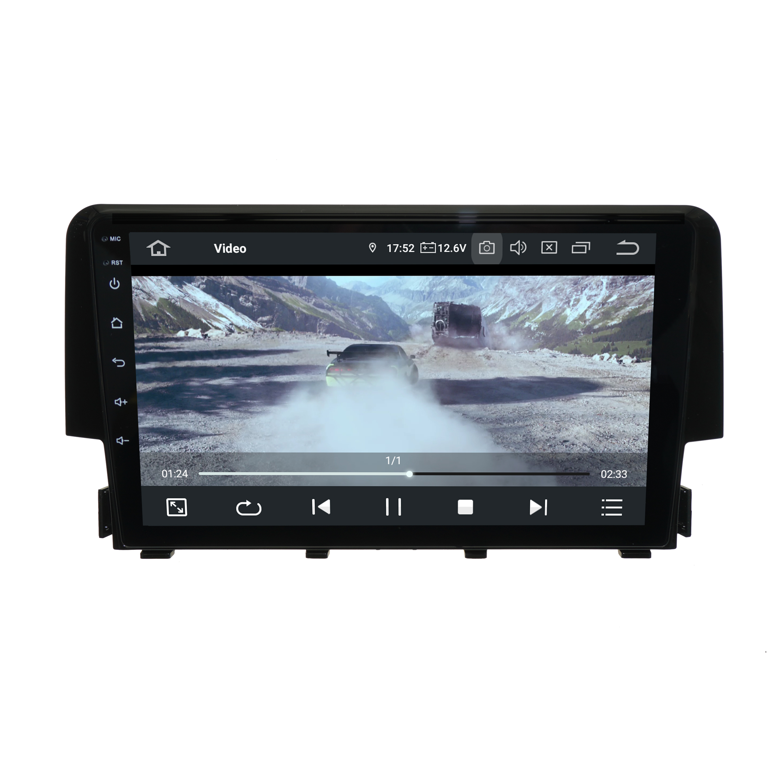 Auto-Multimedia-System, das ein Video von einem Auto auf einer Straße mit Bergblick anzeigt.