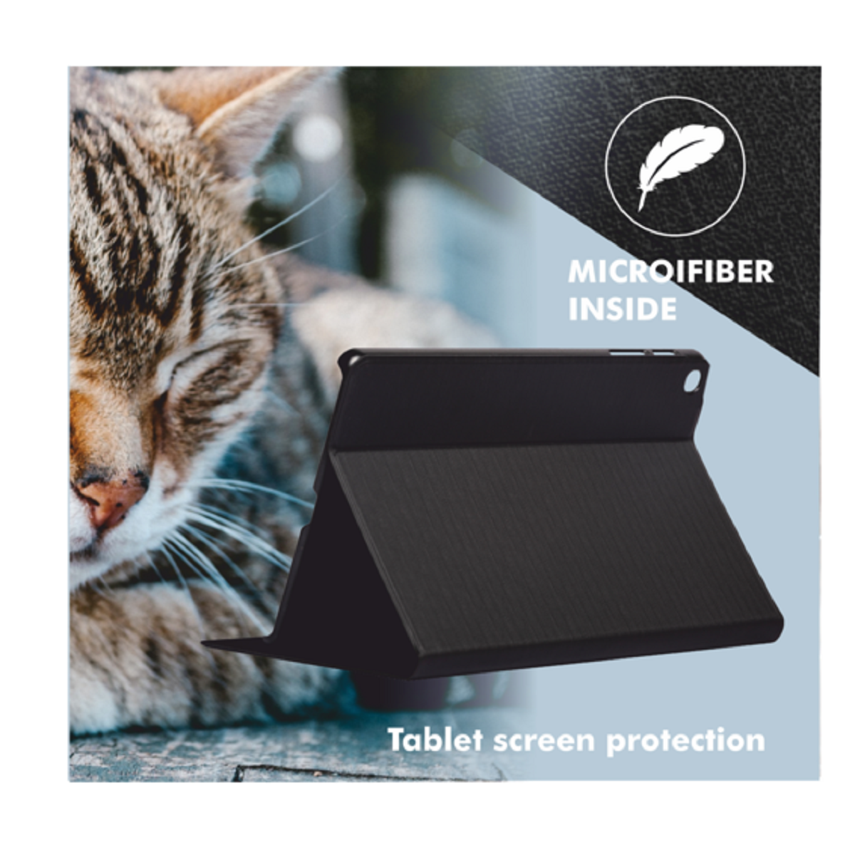 Una tableta en una funda negra, acostada sobre un gato. El texto indica 'Microfibra en el interior'.