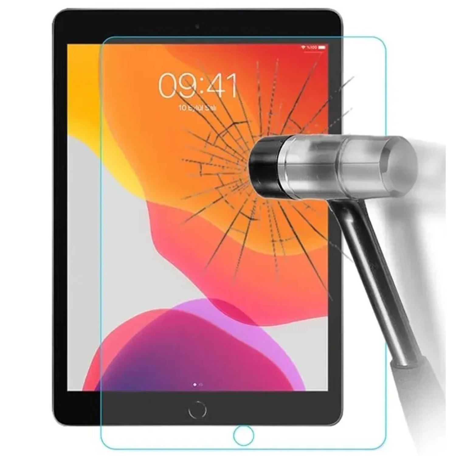 Tableta con protector de pantalla agrietado. Un martillo golpea el protector de pantalla roto.