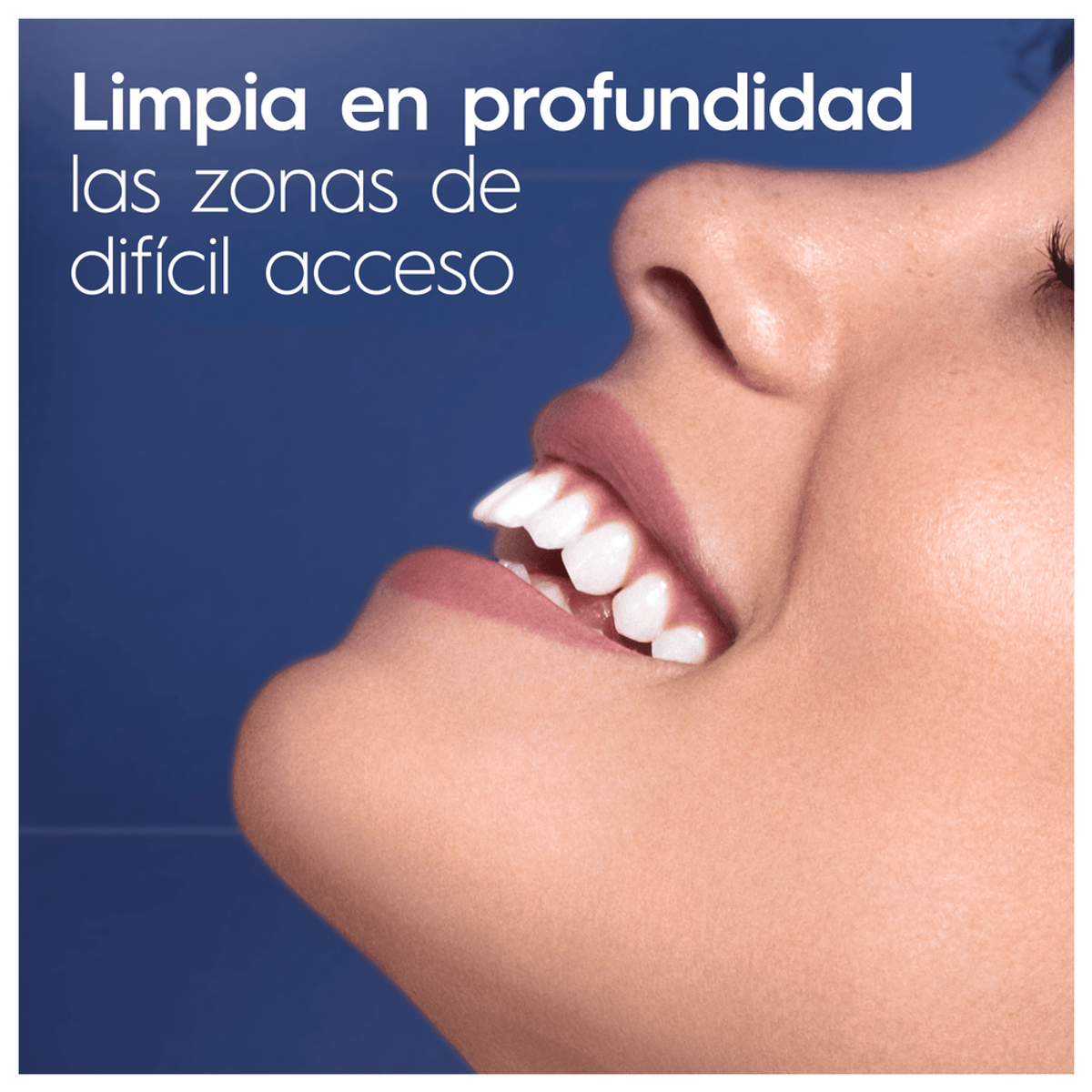 Primer plano de boca sonriendo con dientes blancos. Texto dice 'Limpieza profunda de zonas de difícil acceso'.