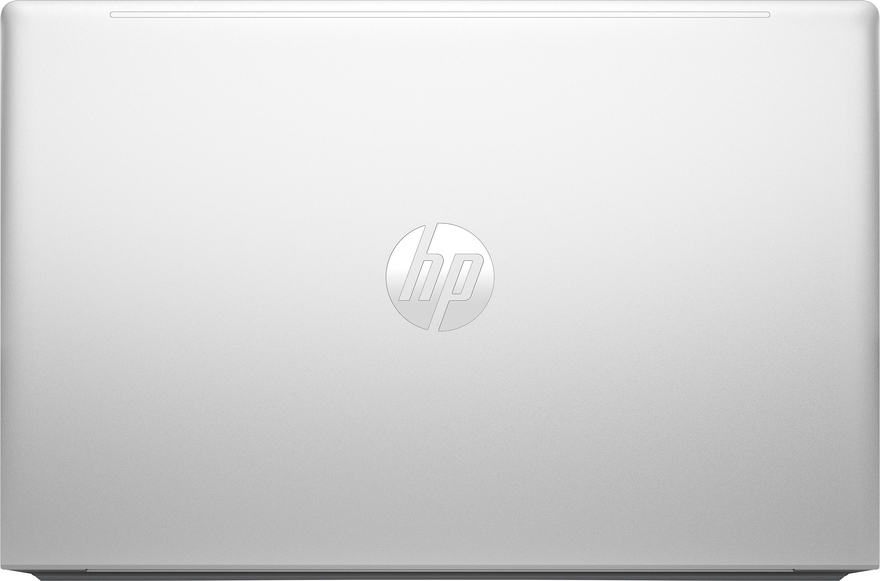 Beyaz bir yüzey üzerinde HP logosu bulunan gümüş dizüstü bilgisayar kapağı, üstten görünüm.