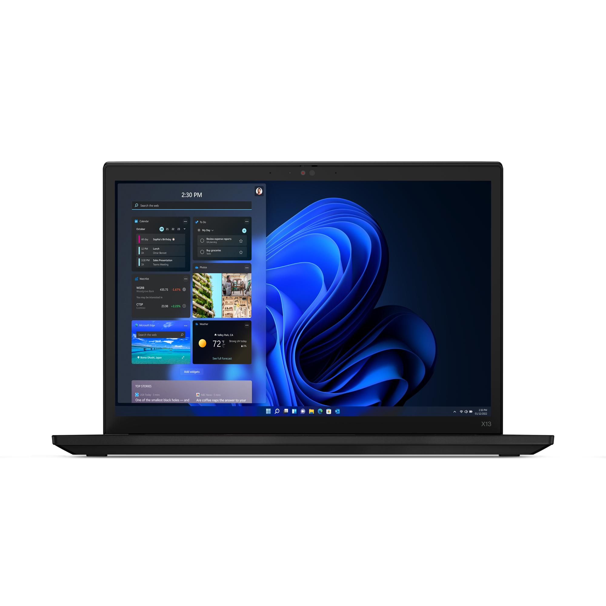 Siyah dizüstü bilgisayar, açık ekran, Windows arayüzü görünür. Siyah klavye, beyaz zemin.