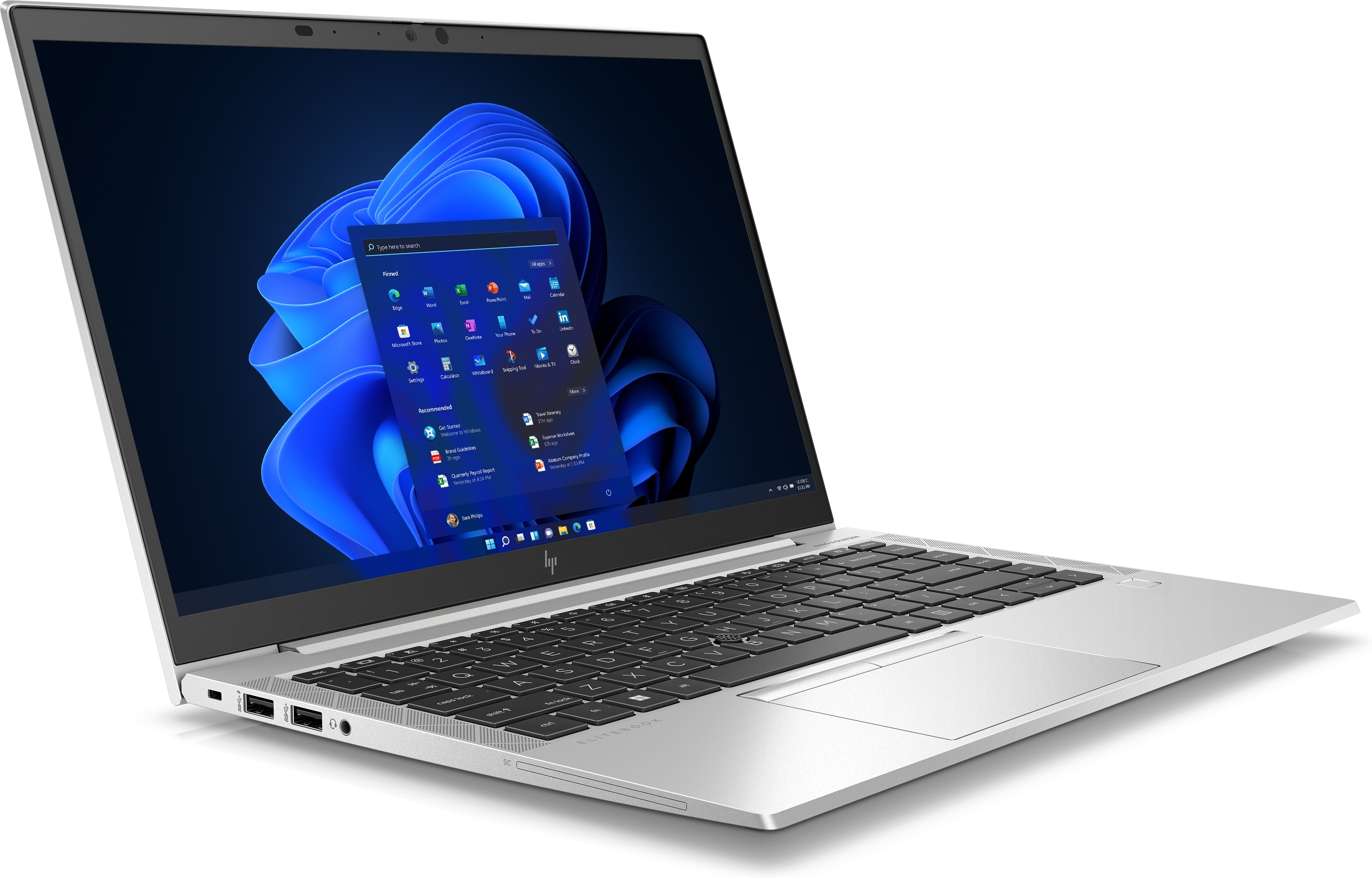 Zilveren laptop, open, schuine weergave. Witte achtergrond.