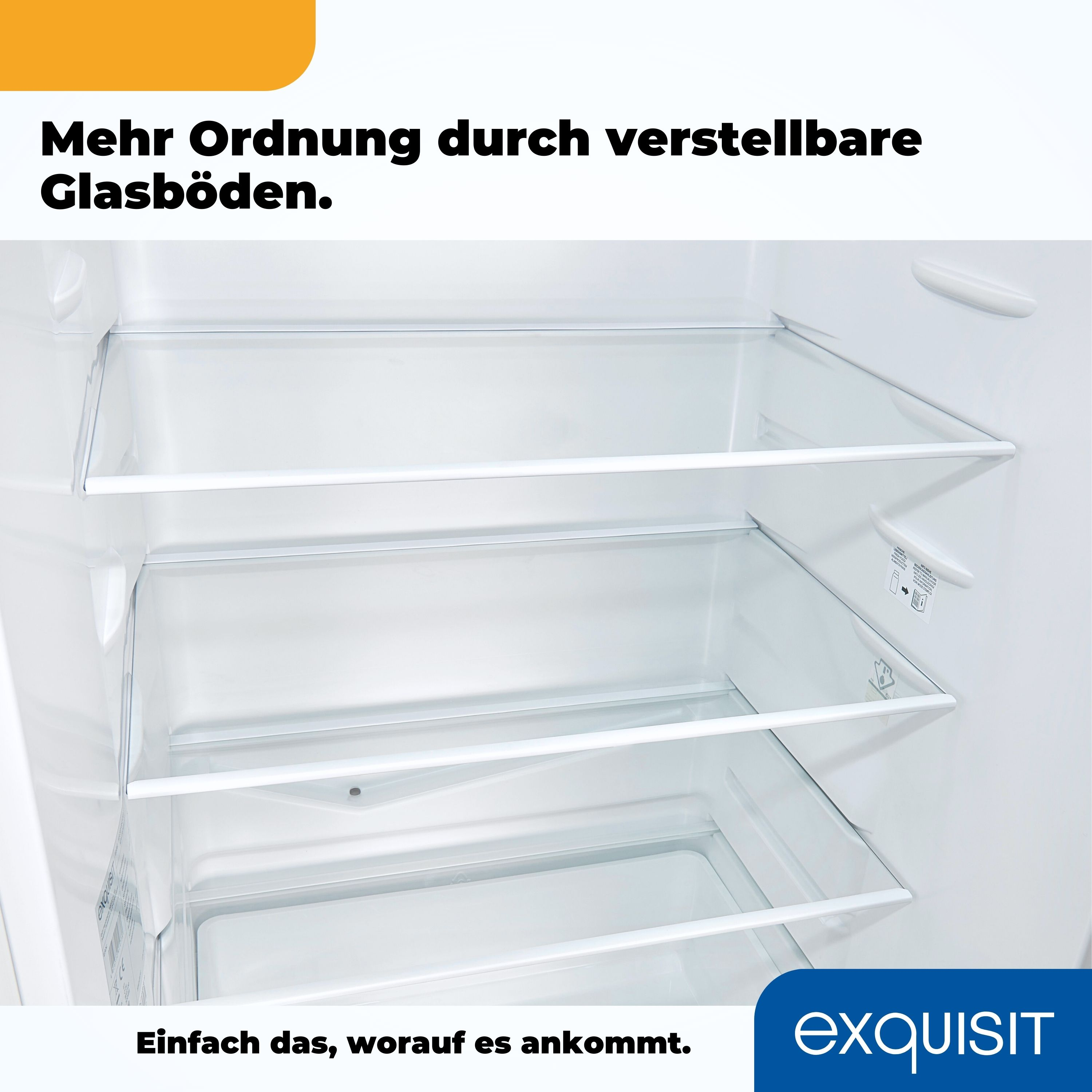 Kühlschrankinnenraum mit verstellbaren Glasböden, zur Förderung der Organisation, mit Text und Logo.