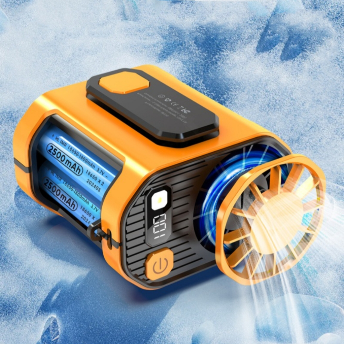 Orangener und schwarzer tragbarer Ventilator mit zwei Batterien und digitaler Anzeige mit 100.