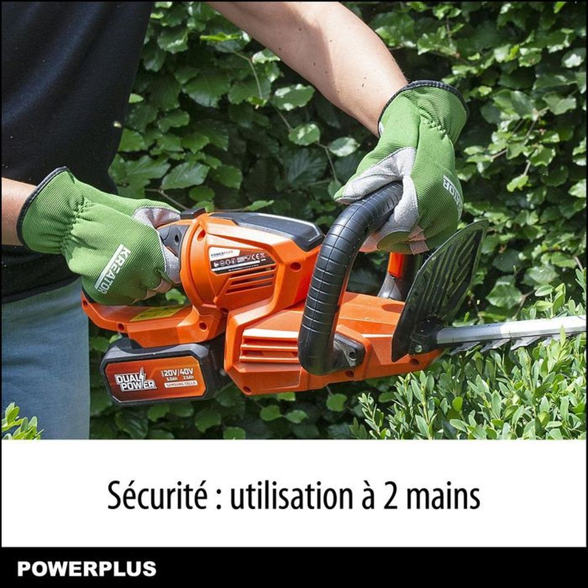 Person benutzt orange Heckenschere mit grünen Handschuhen, Text: '2 Hände'.