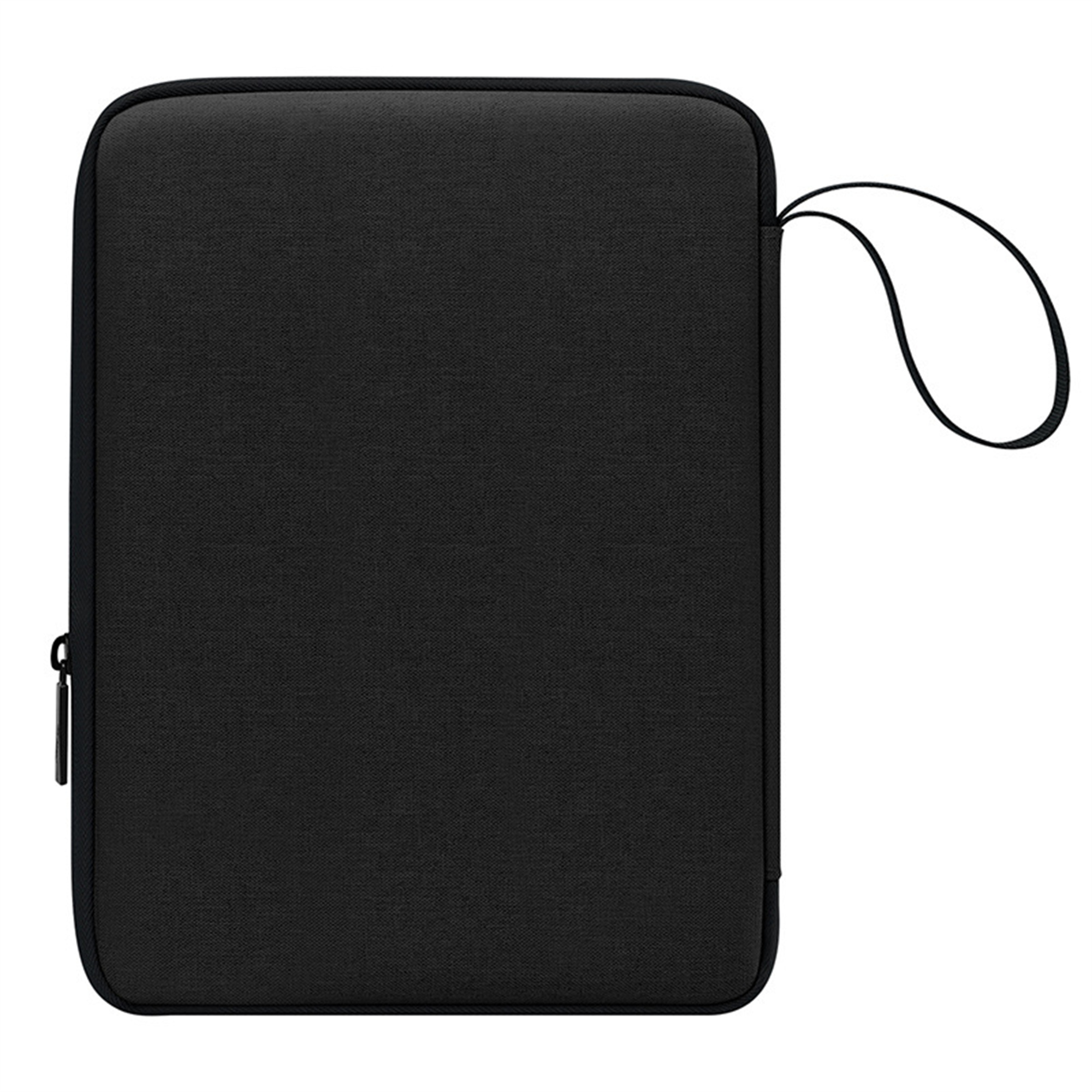 Schwarzes Etui mit Reißverschluss und Griff. Rechteckige Form und minimalistisches Design.