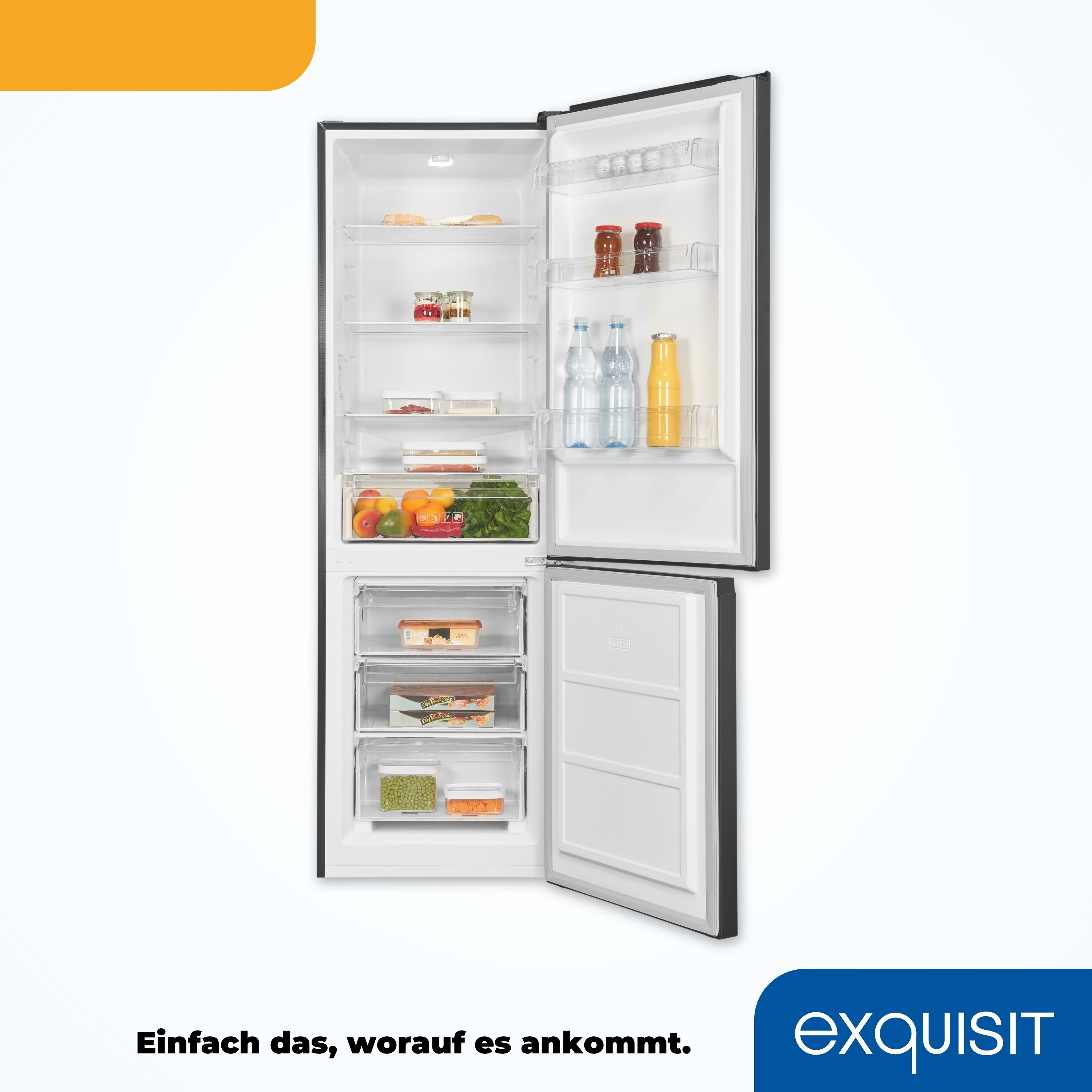 Ein Kühlschrank mit offener Tür, gefüllt mit Lebensmitteln.