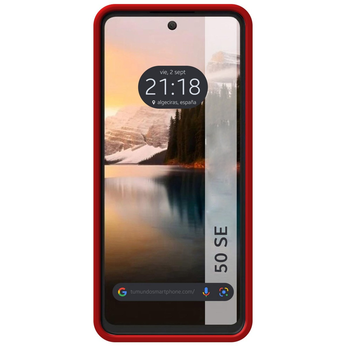 Smartphone in una custodia rossa con vista panoramica del lago. Ora e posizione sullo schermo.