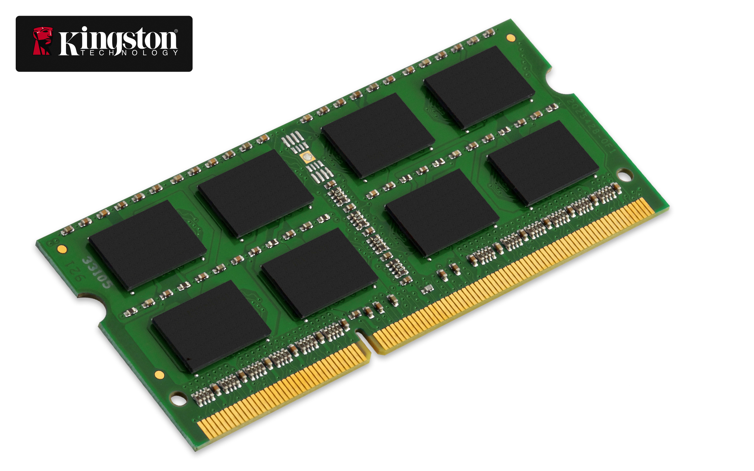 Un modulo RAM verde. Il logo 'Kingston Technology' è in alto a sinistra. Si trova su sfondo bianco.