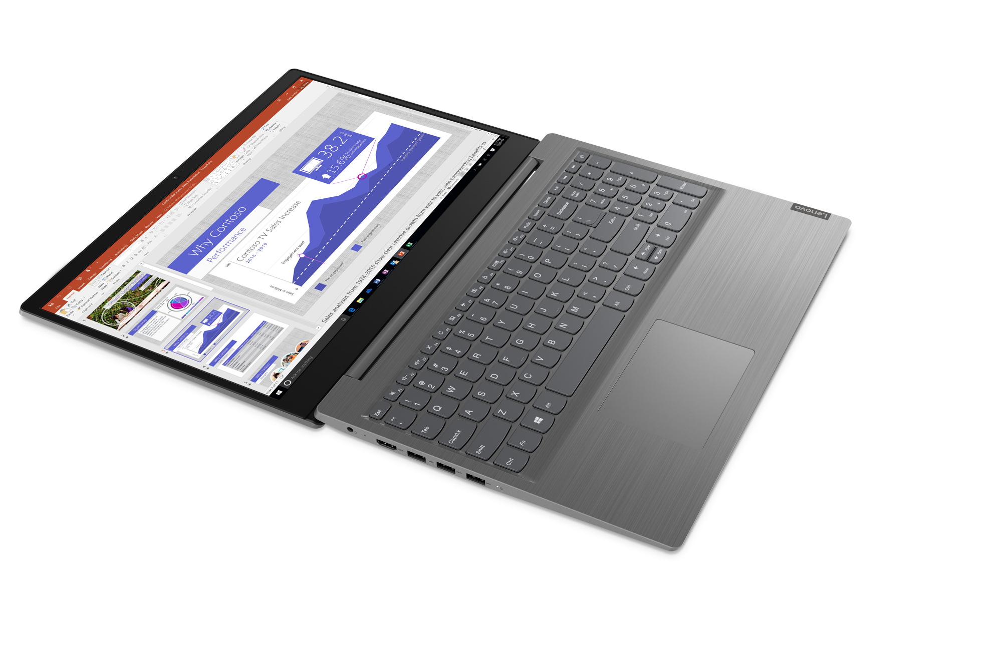 Laptop grigio aperto che mostra una presentazione sullo schermo. Tastiera visibile. Sfondo bianco.