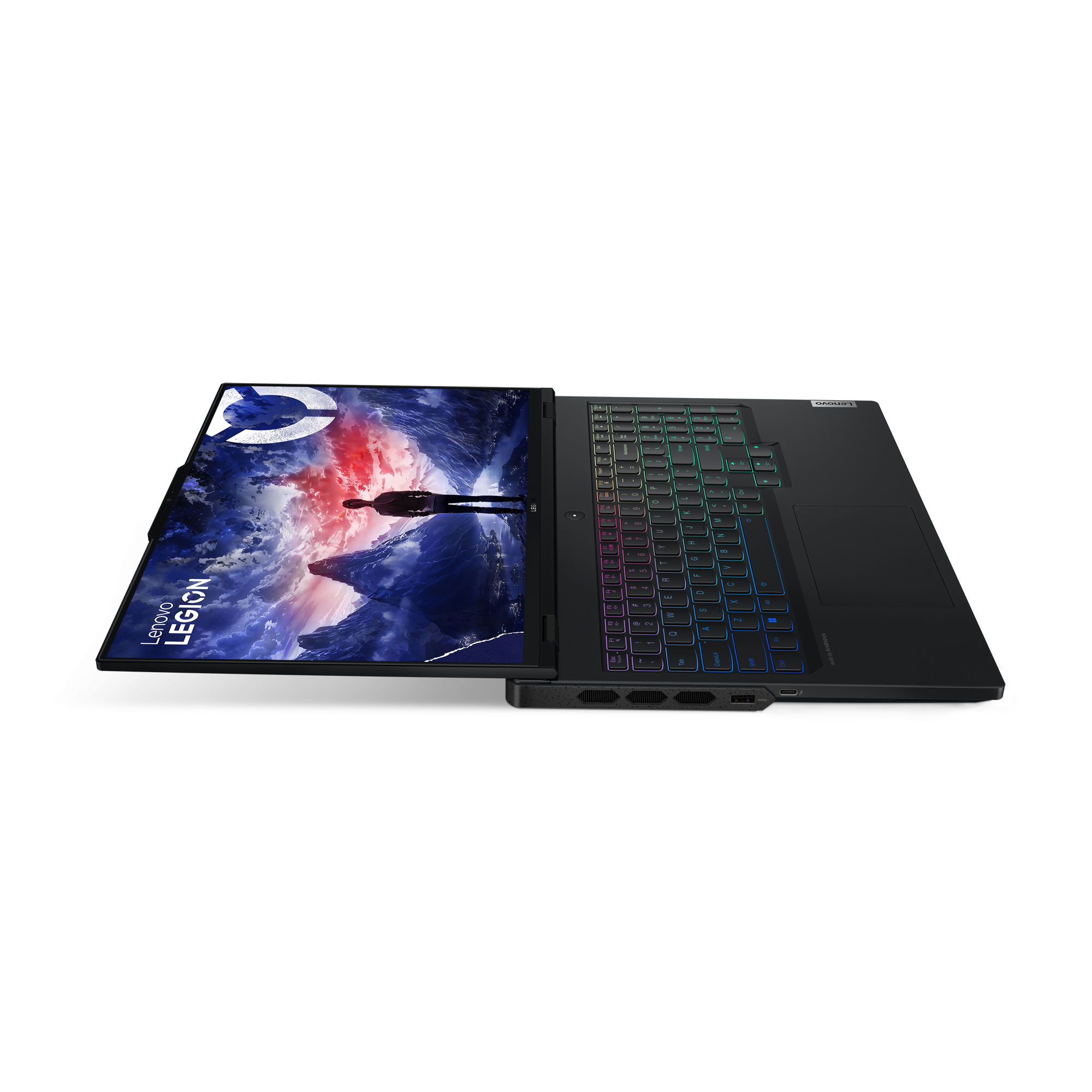 Ein Lenovo Legion-Laptop, geöffnet, mit einem Spiel auf dem Bildschirm. Schwarzes Gehäuse, weißer Hintergrund.