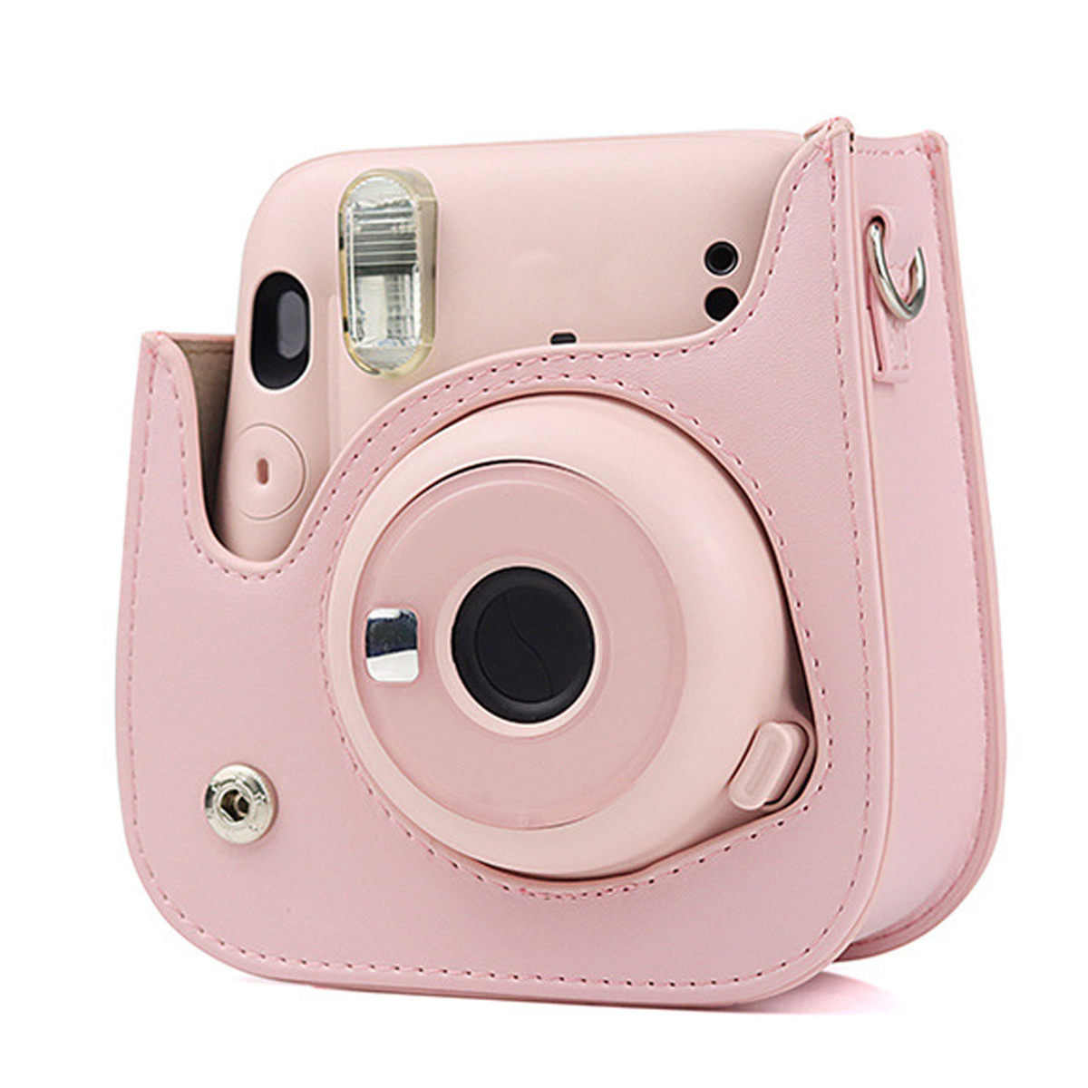 Rosa Instax-Kamera in einer rosa Ledertasche mit silbernem Knopf und Riemen.