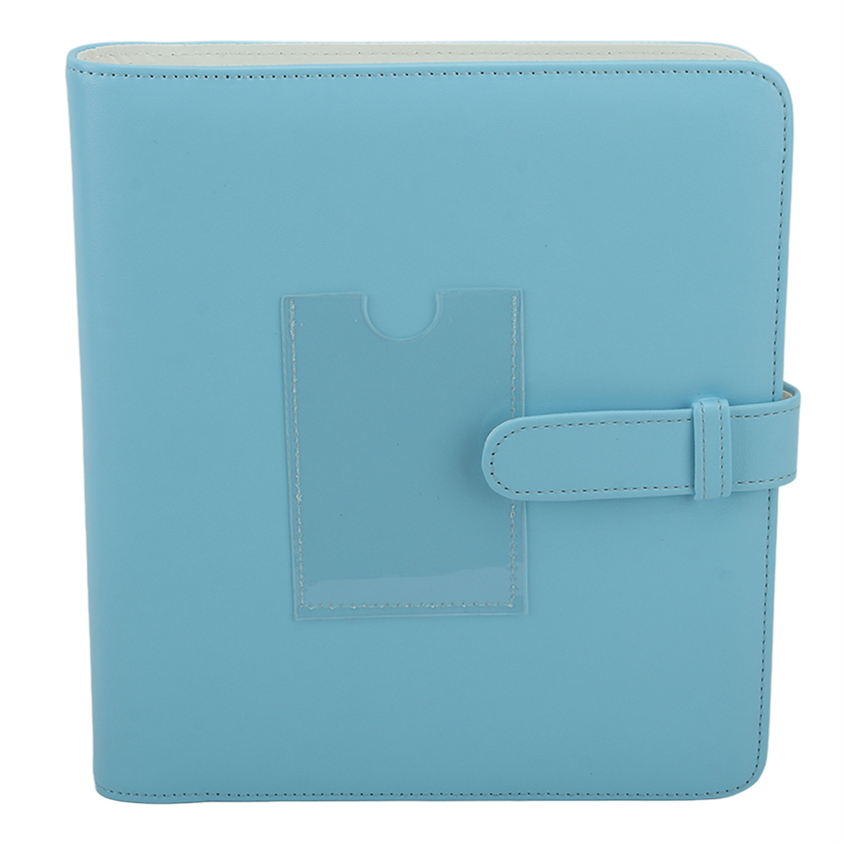 Ein hellblauer Lederordner mit einem transparenten Kartenhalter und einem Schnallenverschluss.
