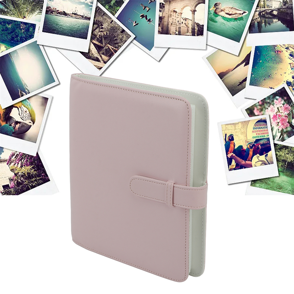 Rosa Fotoalbum mit Riemen, umgeben von verschiedenen Polaroidfotos.