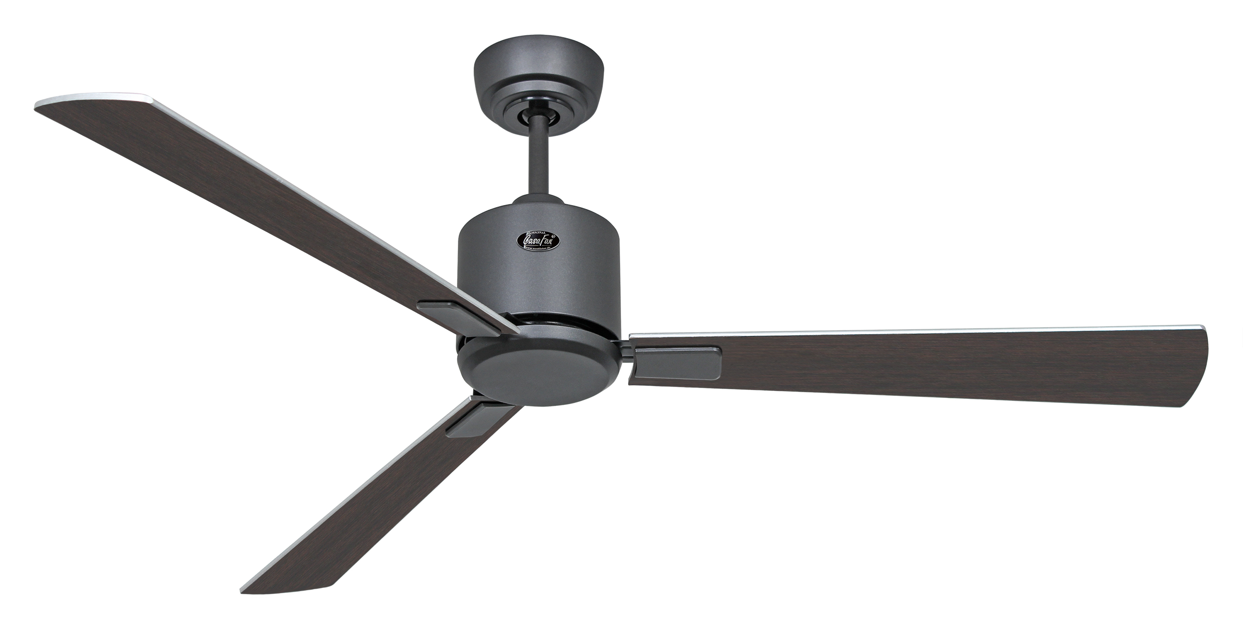 Un ventilatore da soffitto con tre pale in legno scuro e un alloggiamento motore grigio, su sfondo bianco.