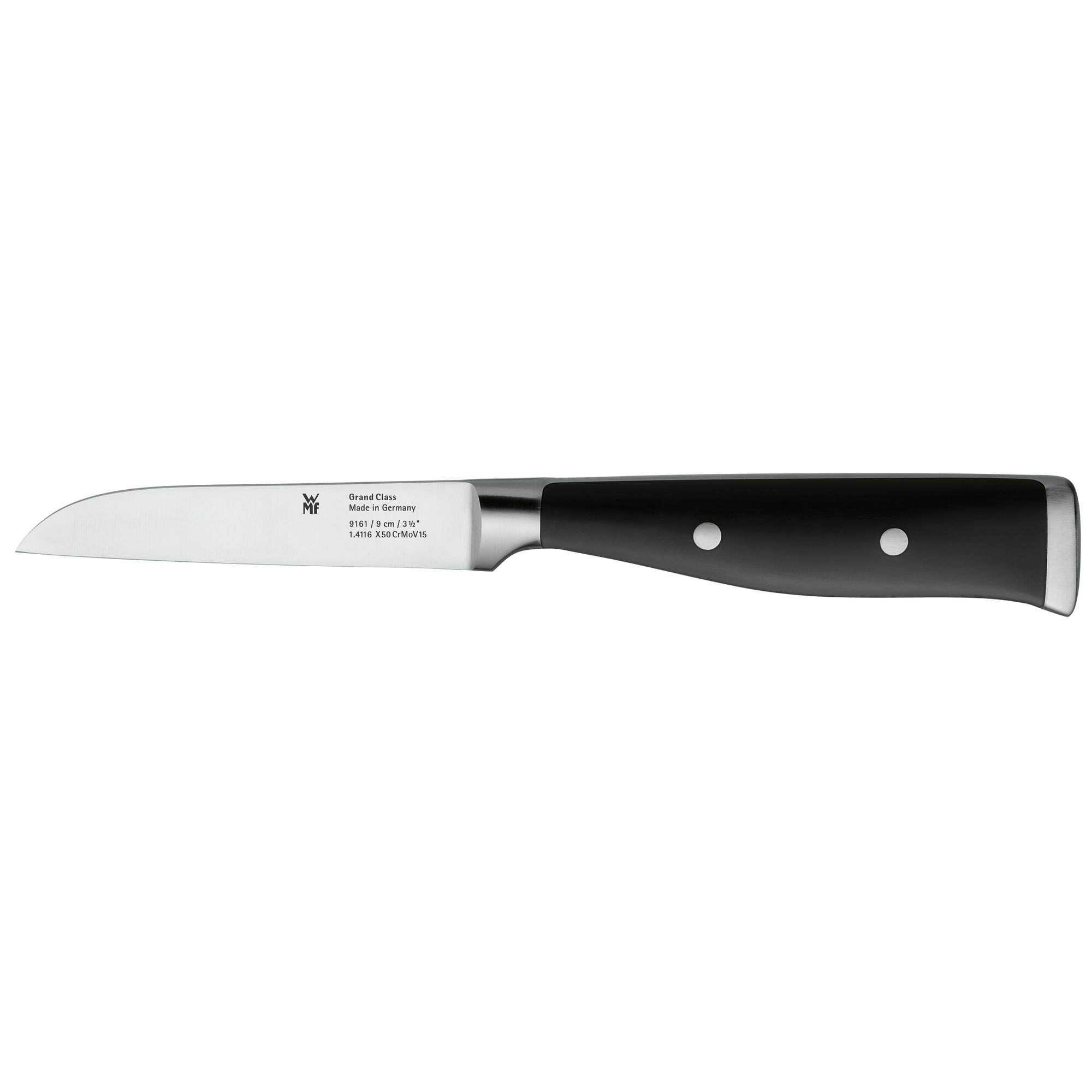 Ein schwarzes und silbernes Küchenmesser auf weißem Hintergrund.