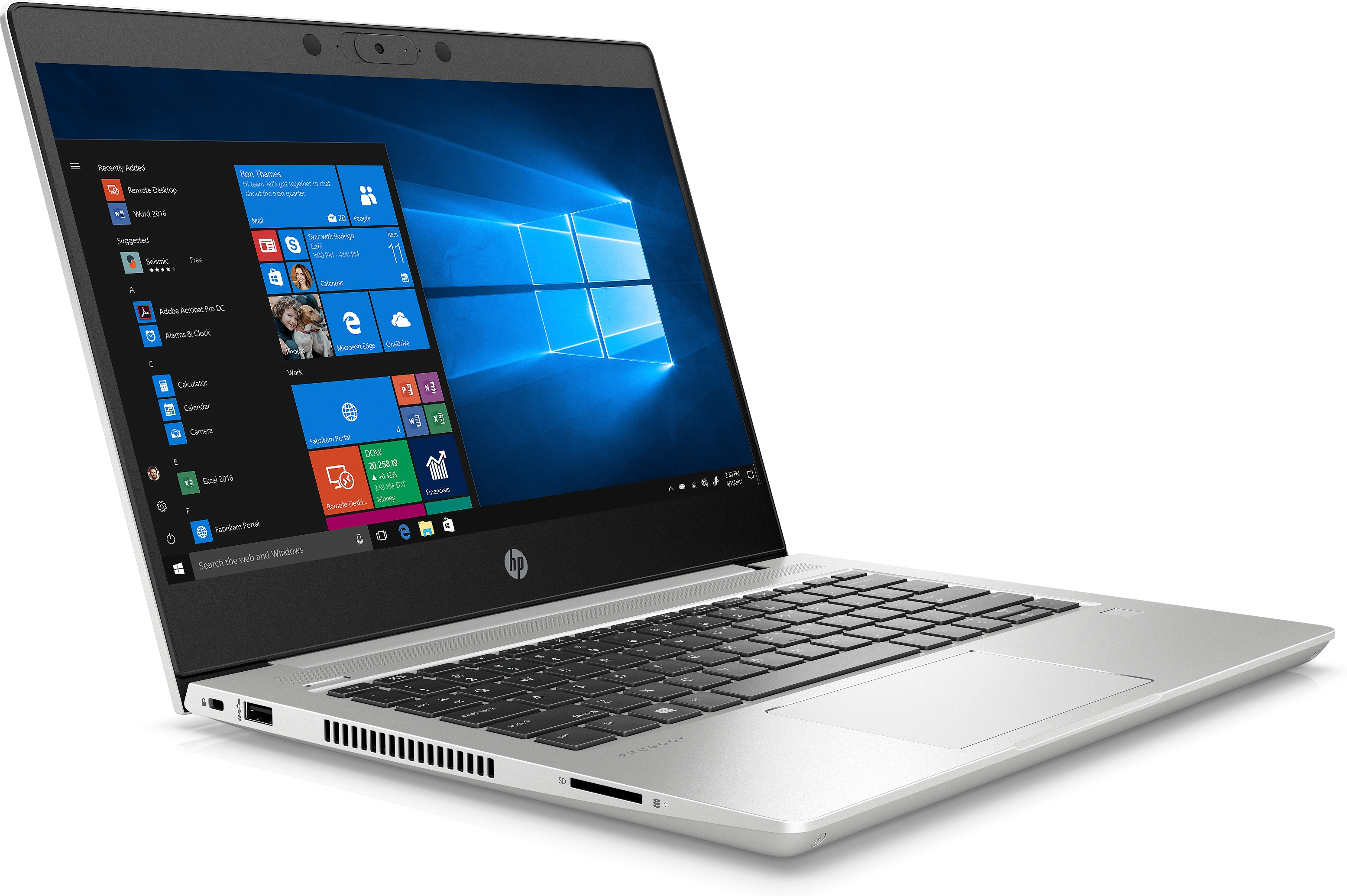 Laptop HP argento, aperto, vista angolata. Mostra l'interfaccia Windows 10. Tastiera nera. Superficie bianca.