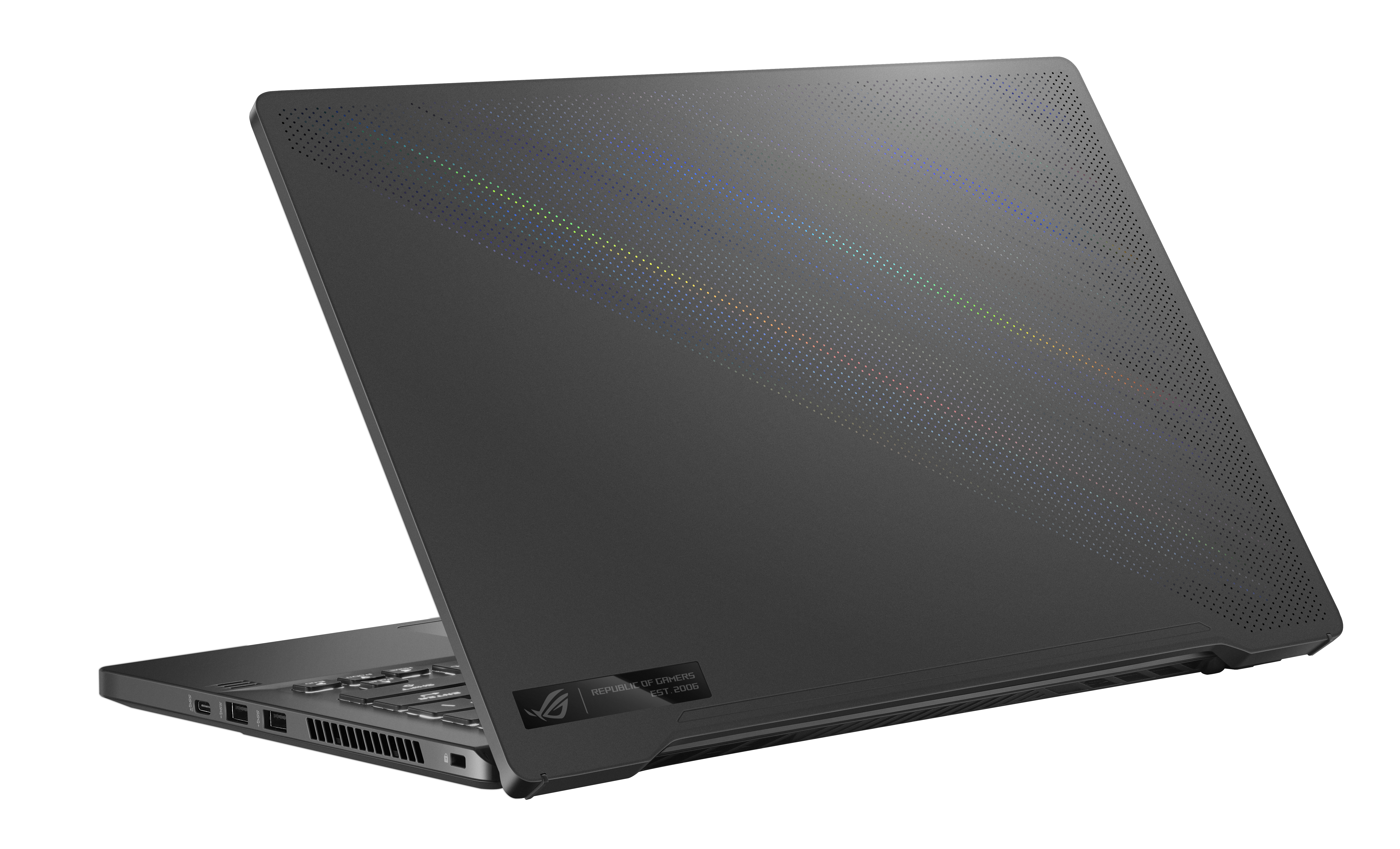 Schwarzer ROG Laptop mit ROG Logo. Winkelansicht der Rückseite. Weißer Hintergrund.