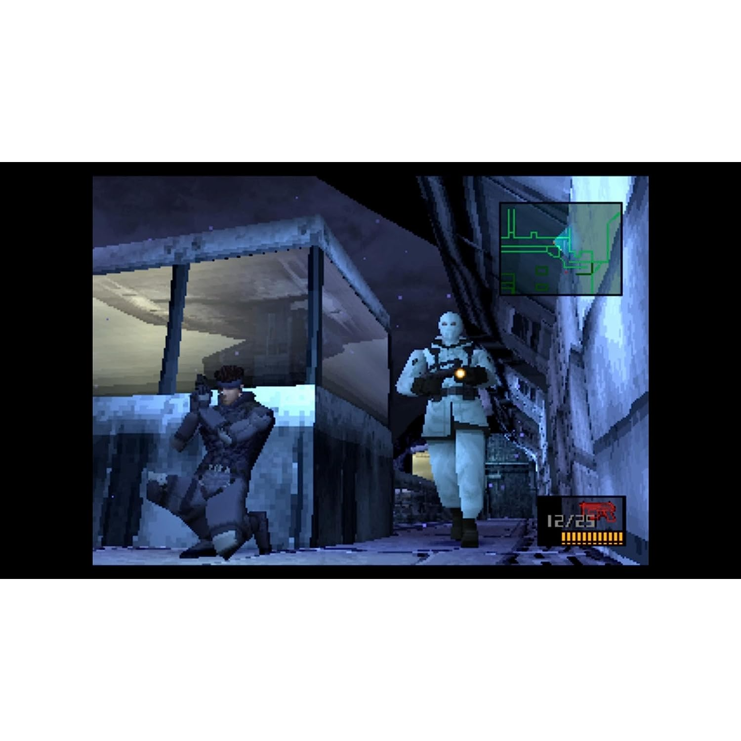 Zrzut ekranu z gry. Dwie osoby w ciemnej alejce. Jeden klęczy z bronią, drugi idzie z bronią.