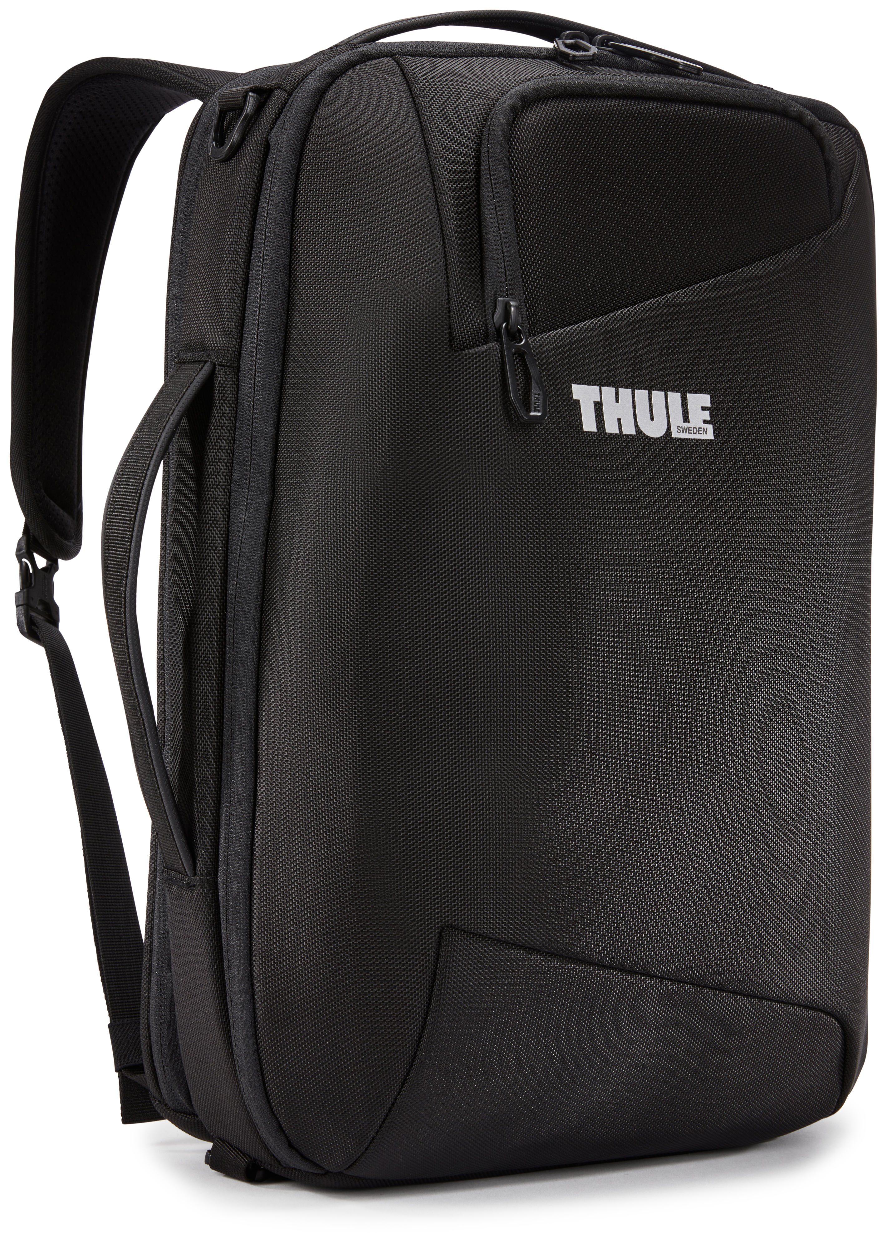 Zaino nero con logo Thule. Tasca frontale e spallacci visibili.