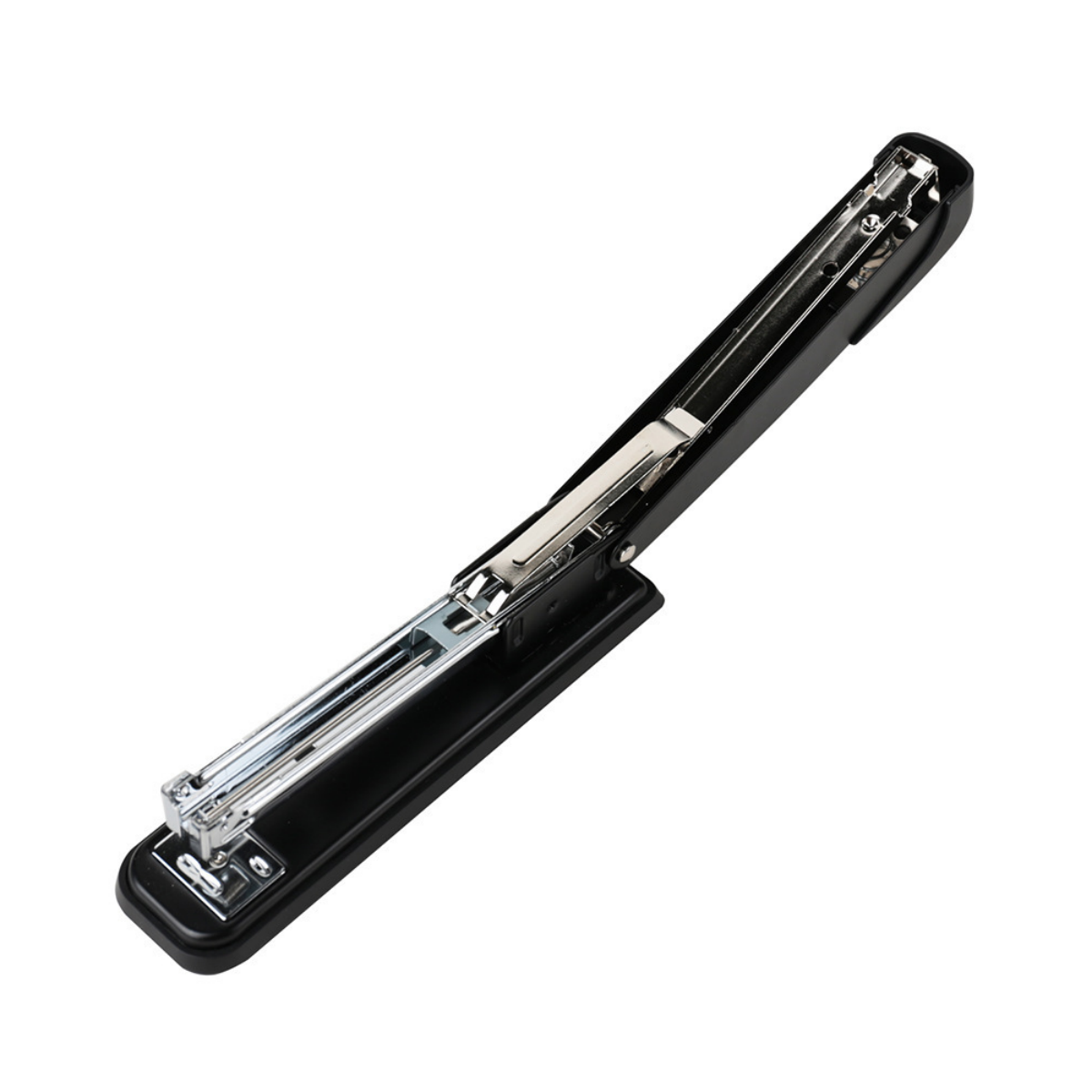 Ein schwarzer Tacker mit langem Körper, offen. Der Tacker ist auf weißem Hintergrund.