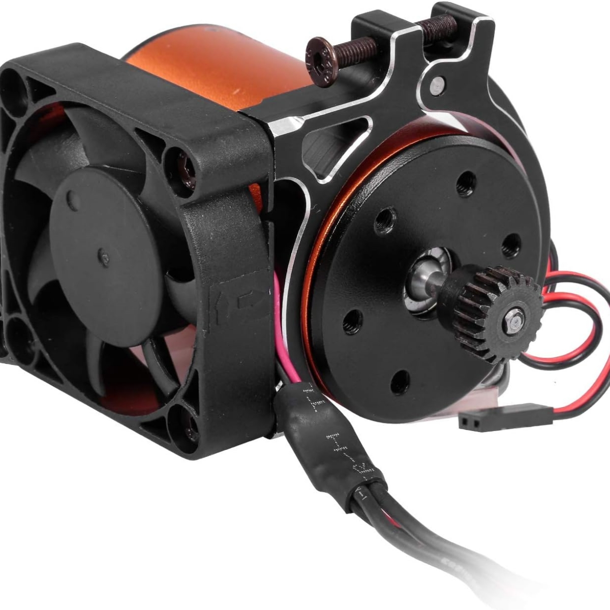 Ein oranger Motor mit einem schwarzen Lüfter und Zahnrad, verbunden mit Drähten, auf weißem Hintergrund.